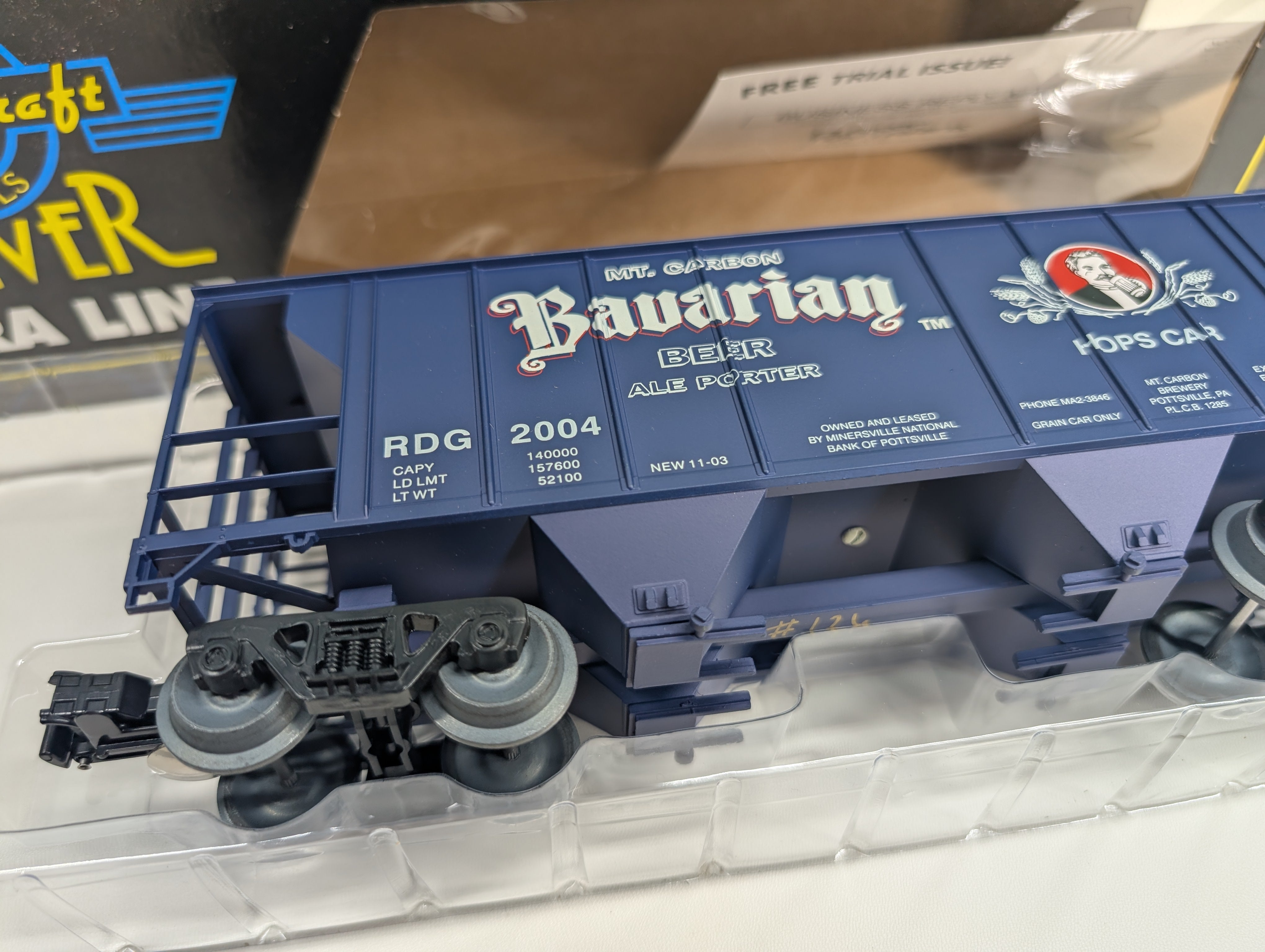 USED Weaver O PS-2 Covered Hopper Bavarian Beer RDG #2004 Mt. Carbon