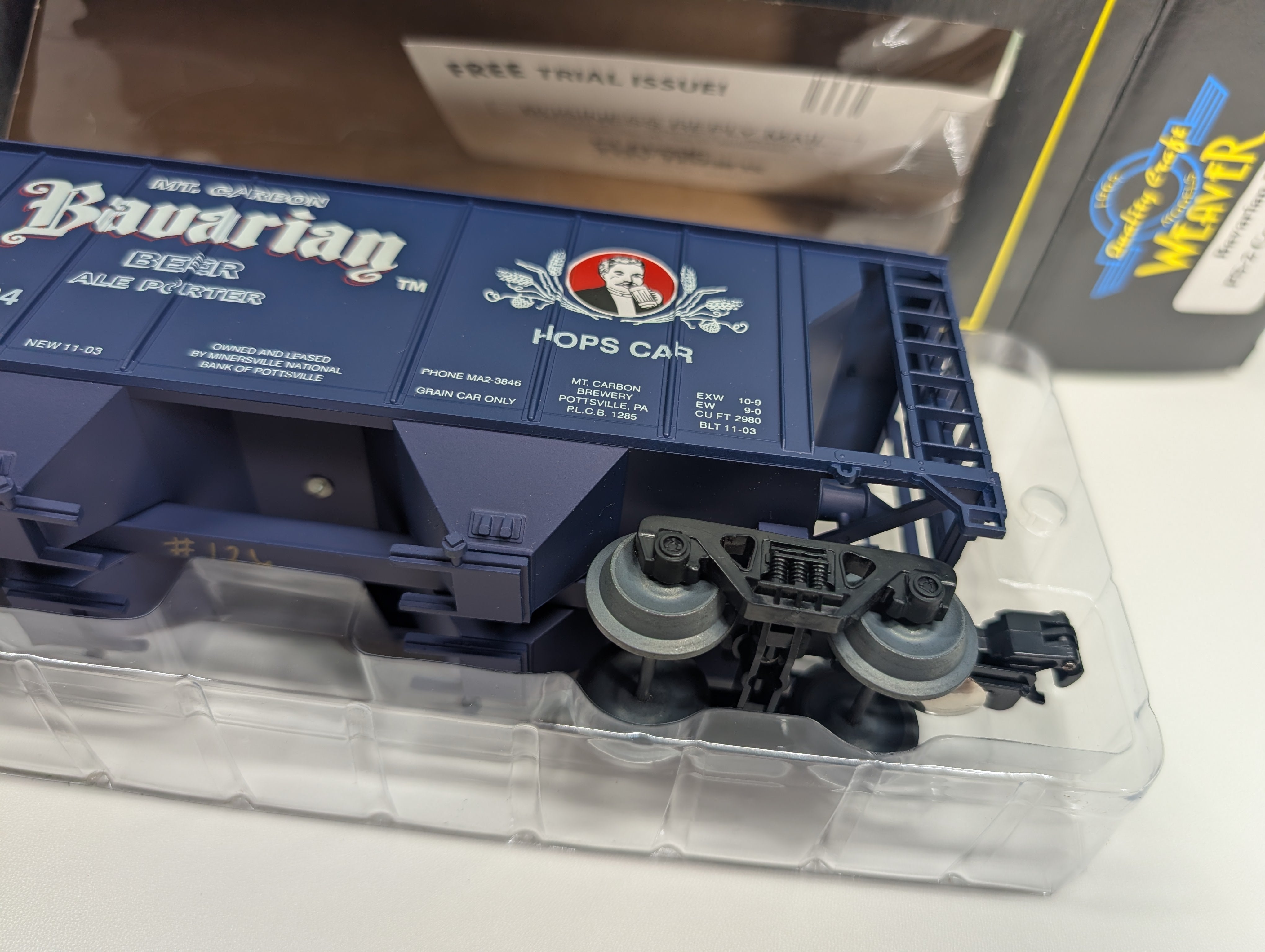 USED Weaver O PS-2 Covered Hopper Bavarian Beer RDG #2004 Mt. Carbon