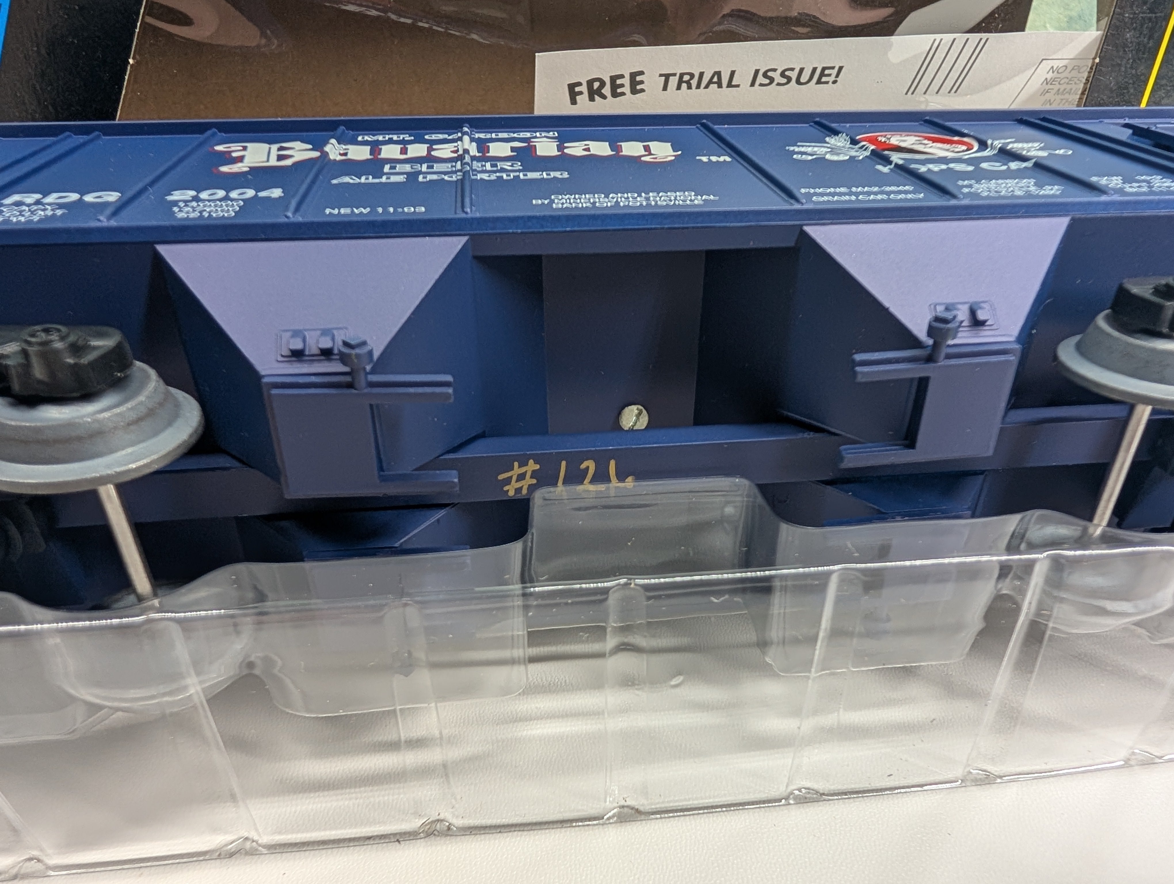 USED Weaver O PS-2 Covered Hopper Bavarian Beer RDG #2004 Mt. Carbon