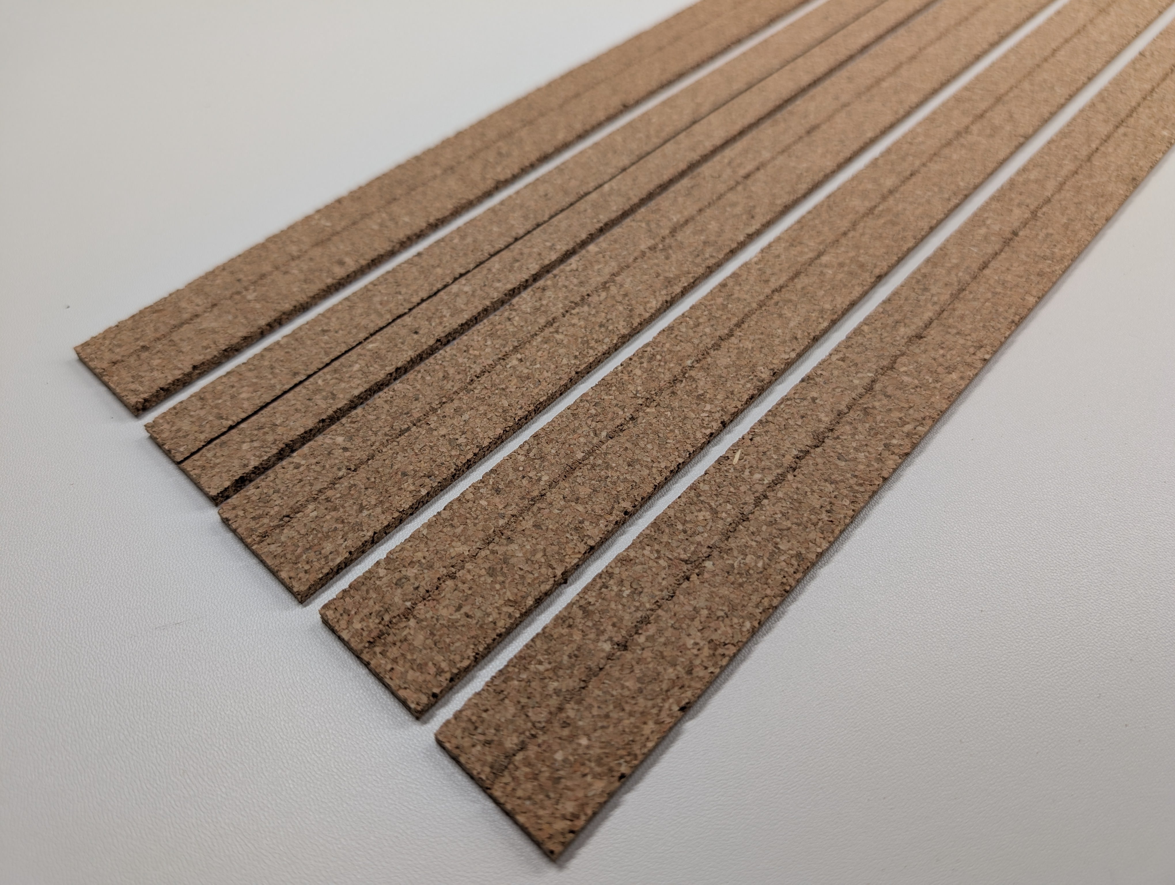 Atlas 70000250 N Scale Cork Roadbed, 3' Long (5 pcs)