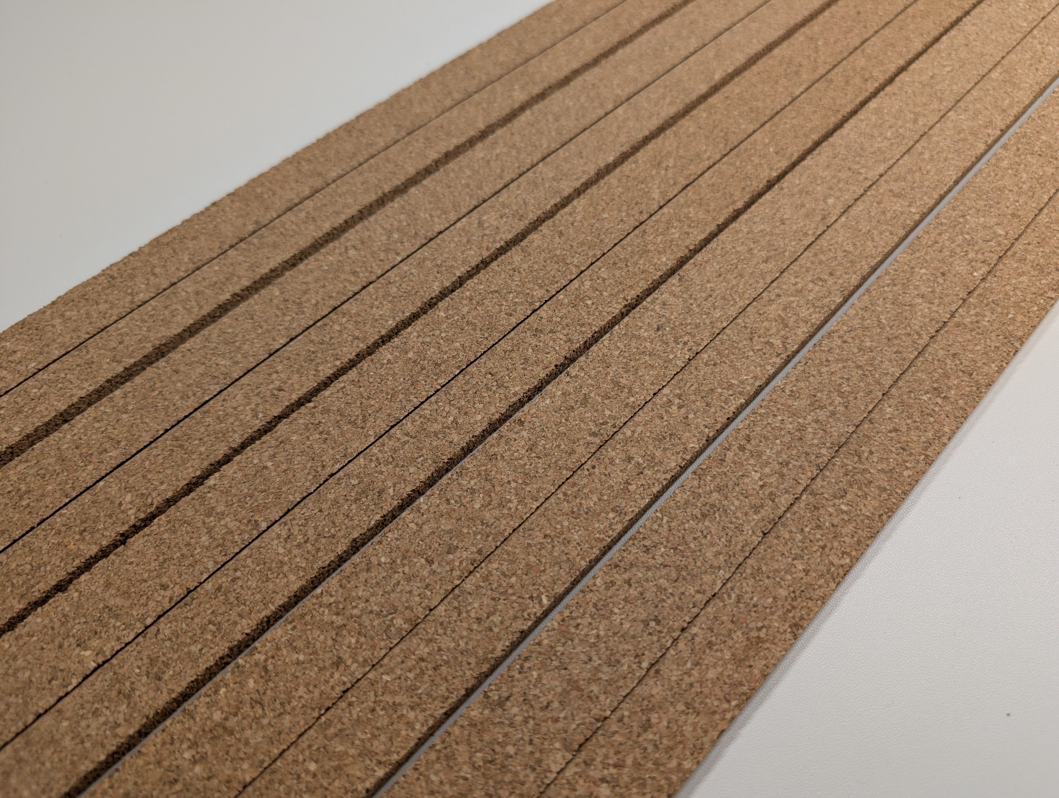 Atlas 70000251 HO Scale Cork Roadbed, 3' Long (5 pcs)