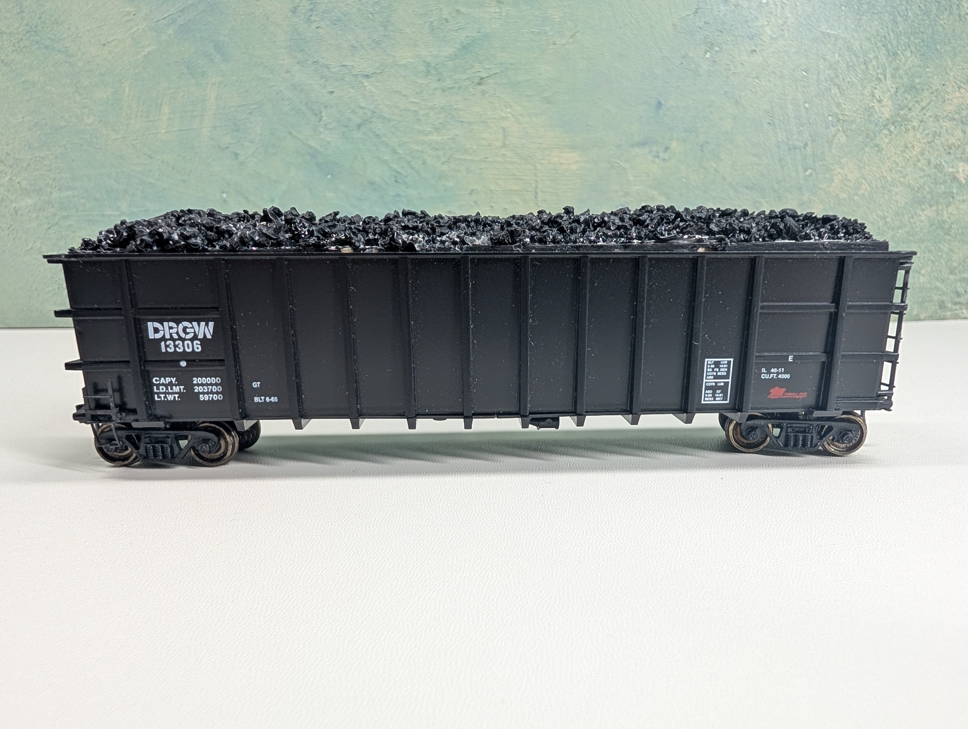 USED Roundhouse HO Scale Thrall Hi-Side Gondola Rio Grande DRGW #13306 w/ Coal Load