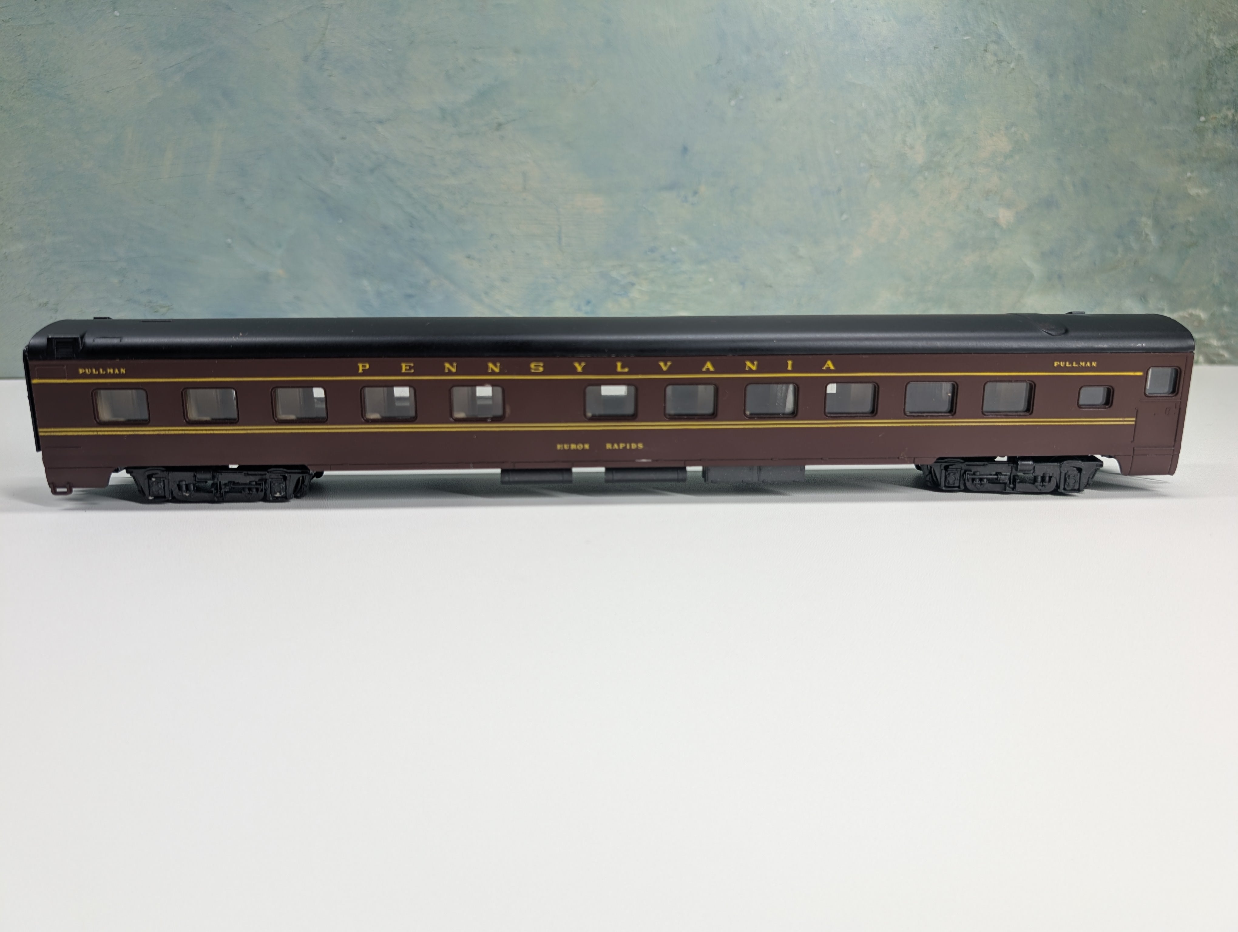 USED Rivarossi HO Scale Passenger Car Pennsylvania Huron Rapids