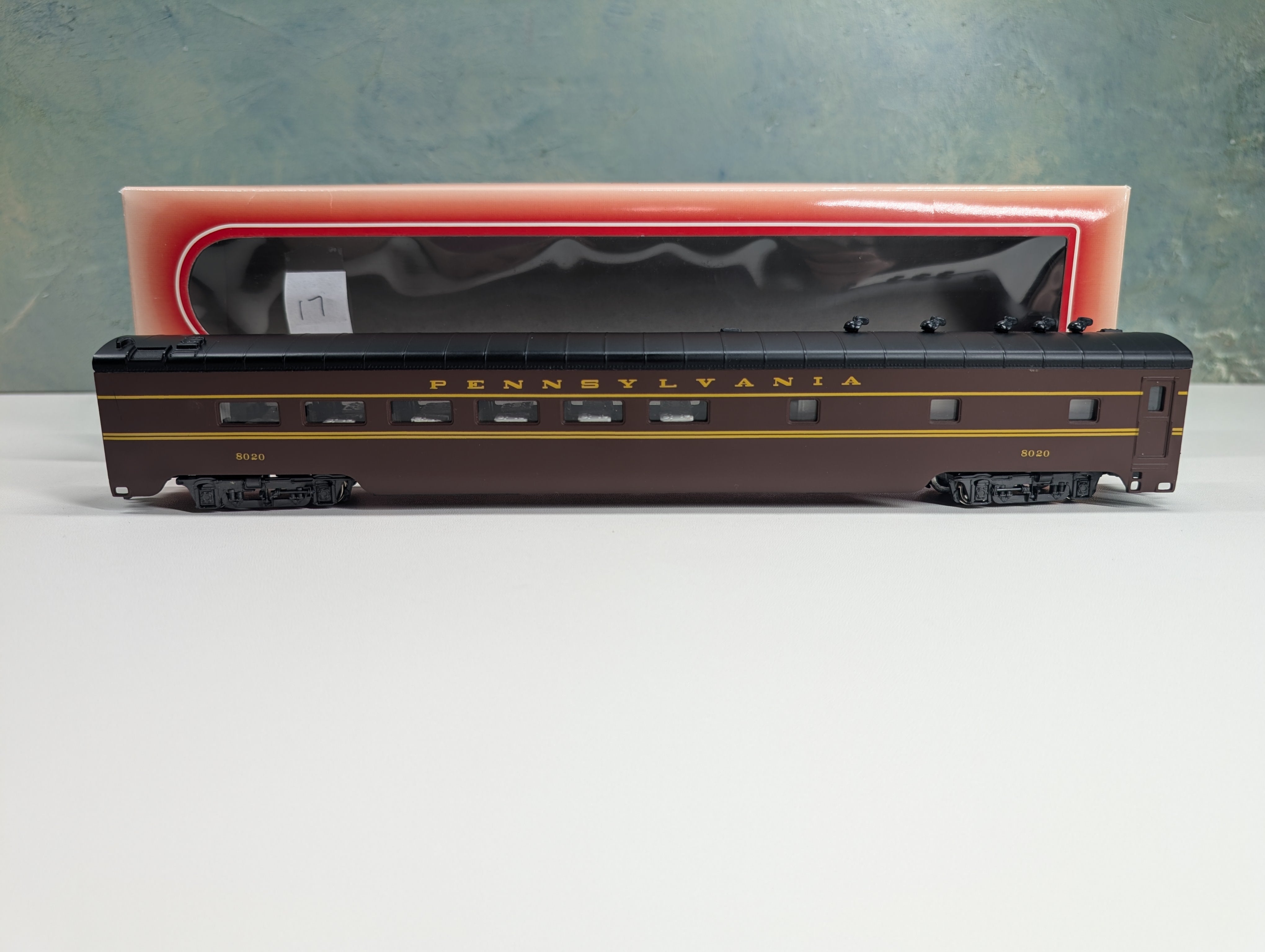 USED IHC HO Scale Smooth Side Dining Passenger Car Pennsylvania #8020