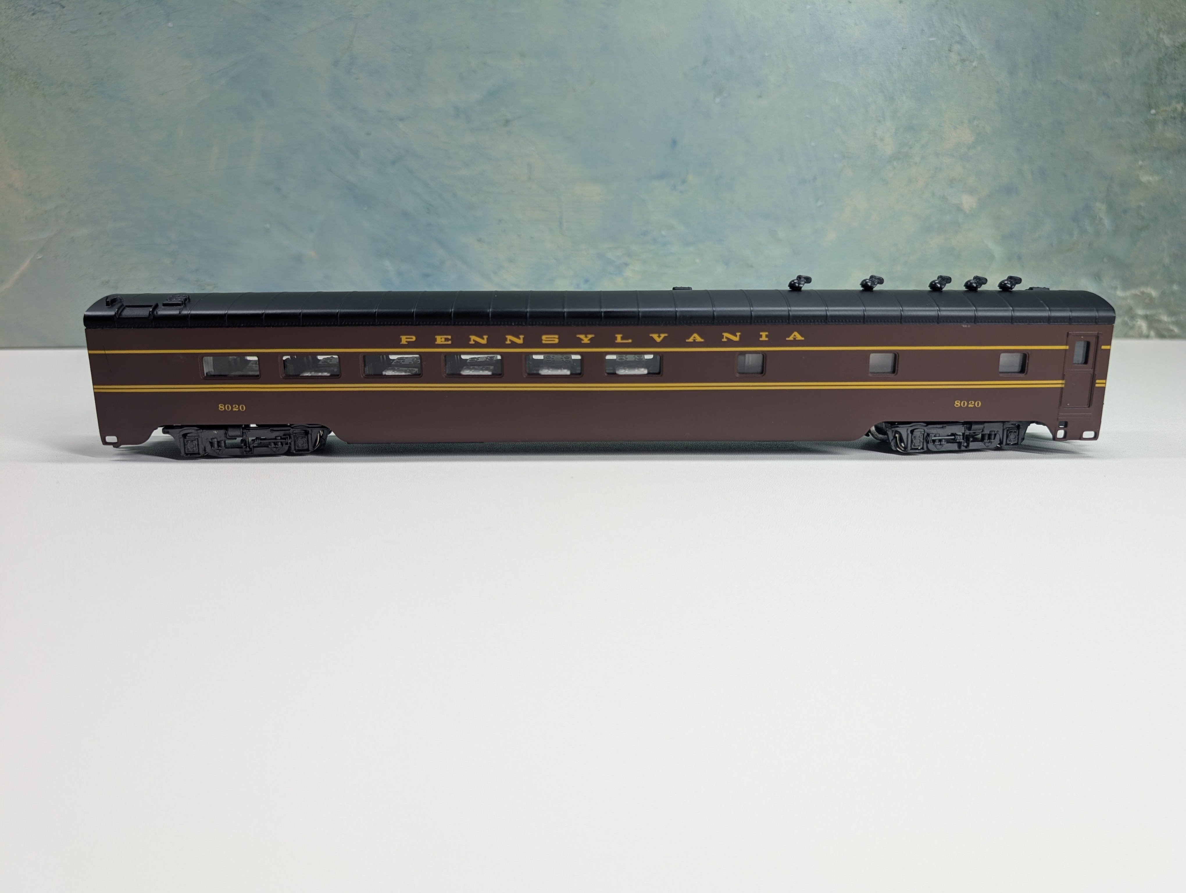USED IHC HO Scale Smooth Side Dining Passenger Car Pennsylvania #8020