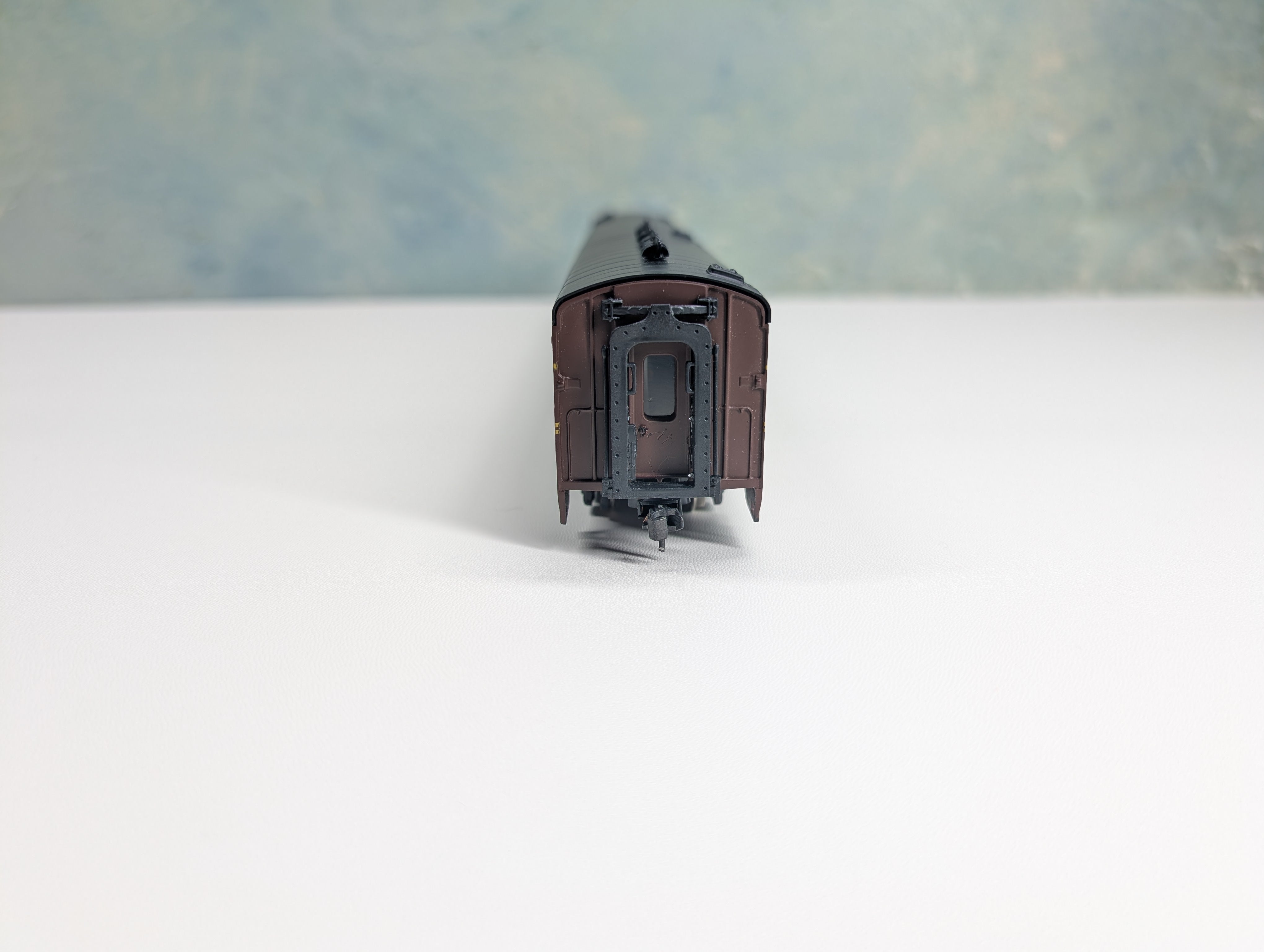 USED IHC HO Scale Smooth Side Dining Passenger Car Pennsylvania #8020