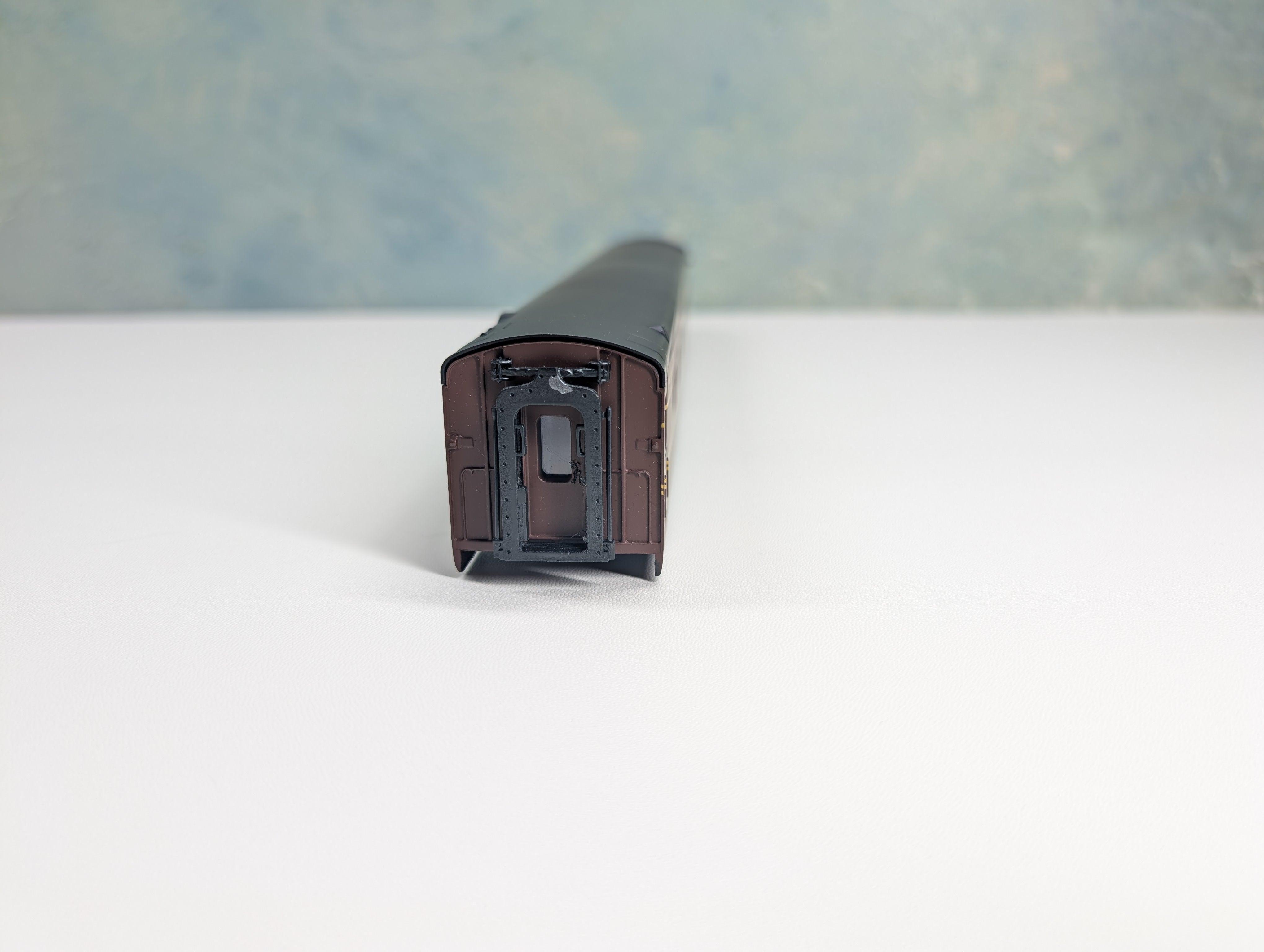 USED IHC HO Scale Smooth Side Observation Passenger Car Pennsylvania Metropolitan View