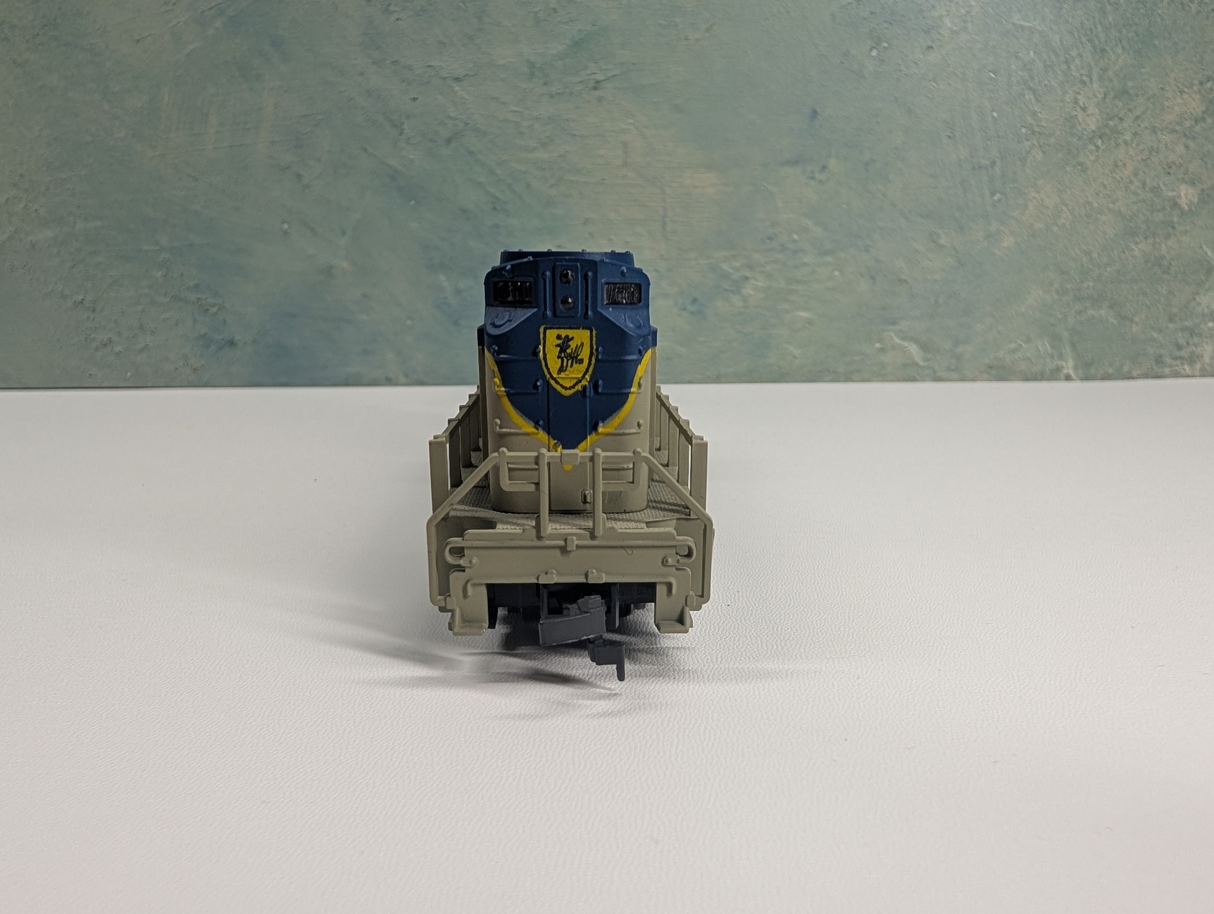 USED HO Scale RS-11 Diesel Locomotive Delaware and Hudson #7600 Runs DC