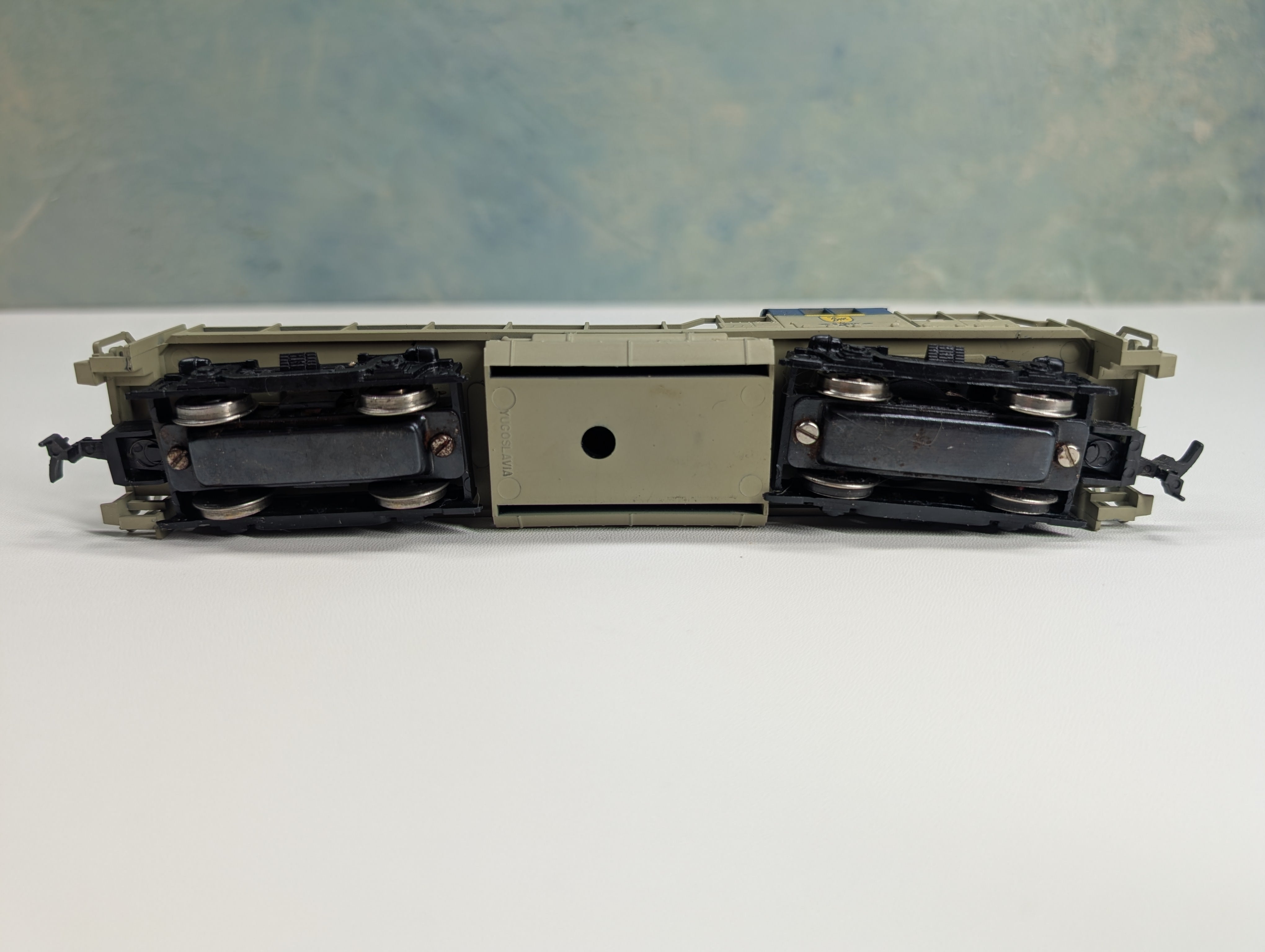 USED HO Scale RS-11 Diesel Locomotive Delaware and Hudson #7600 Runs DC