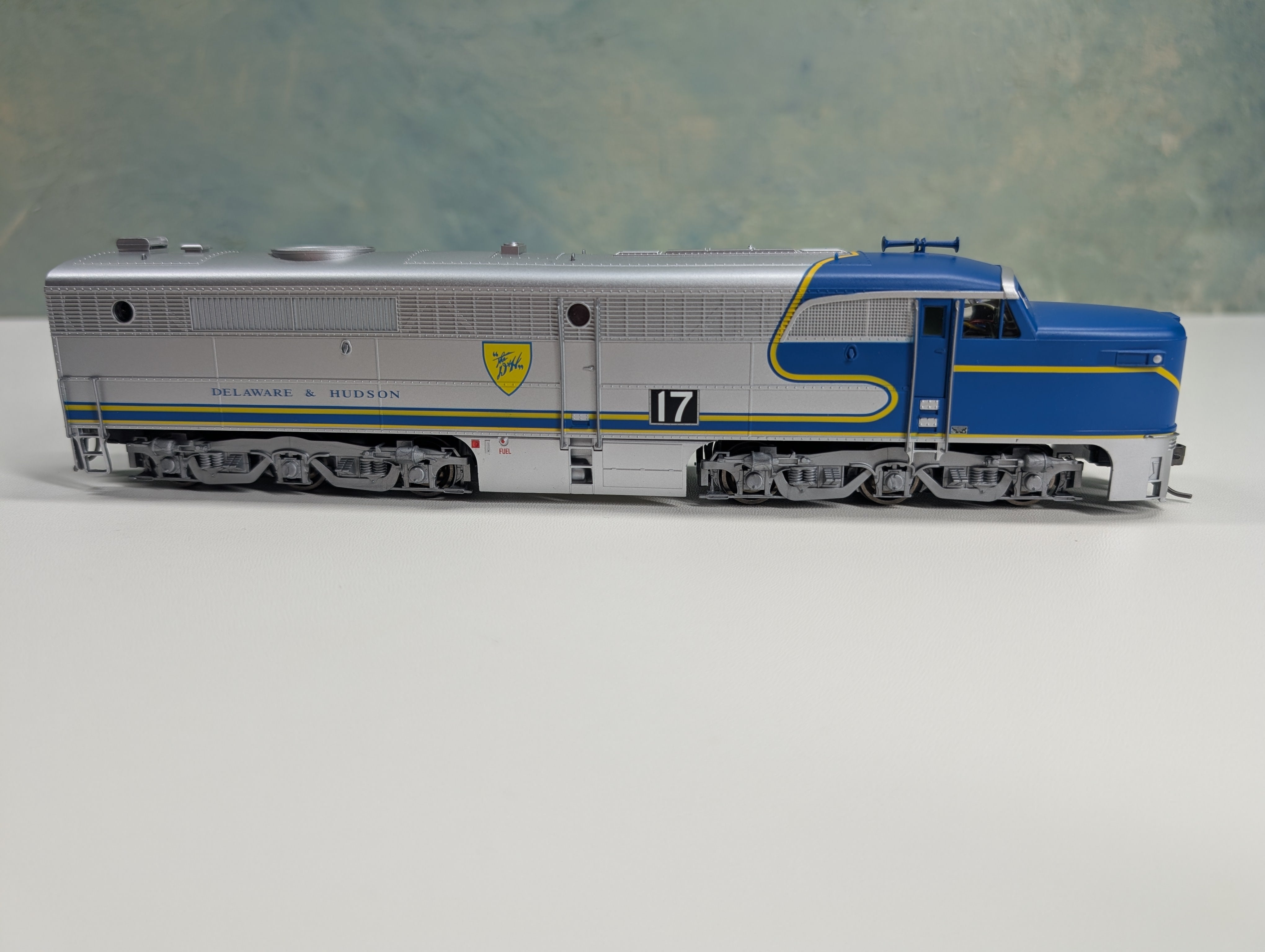 USED Life-Like HO Scale Proto 2000 PA-1 Diesel Locomotive w/ Mars Light Delaware and Hudson #17 Runs Great DC