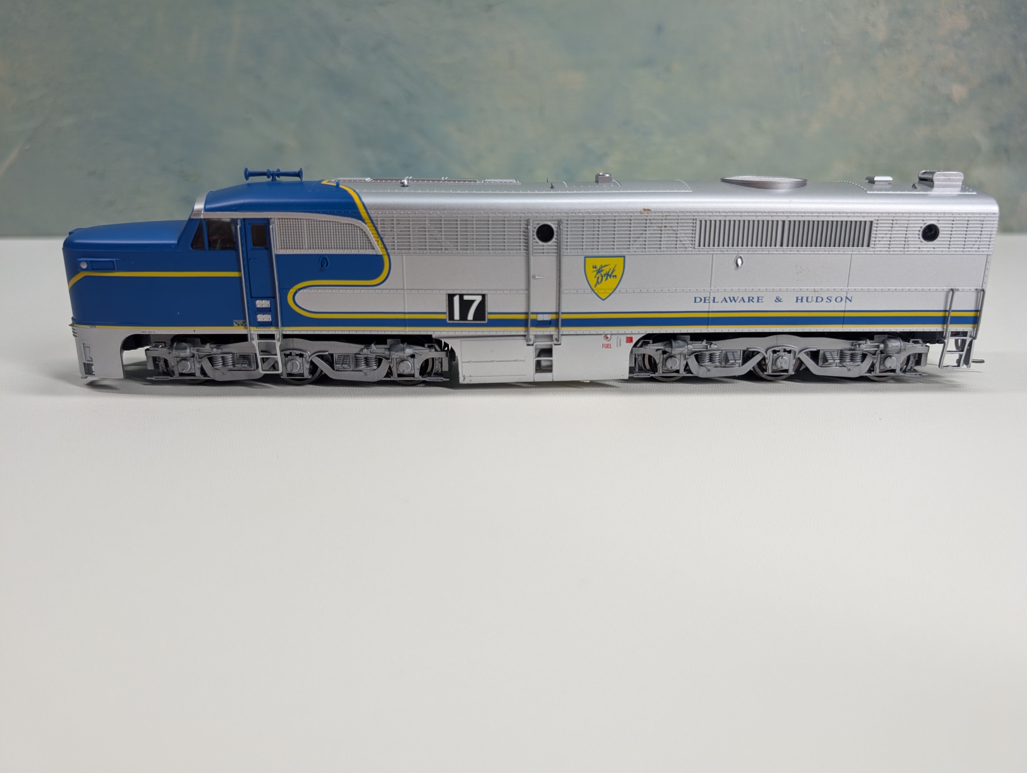 USED Life-Like HO Scale Proto 2000 PA-1 Diesel Locomotive w/ Mars Light Delaware and Hudson #17 Runs Great DC