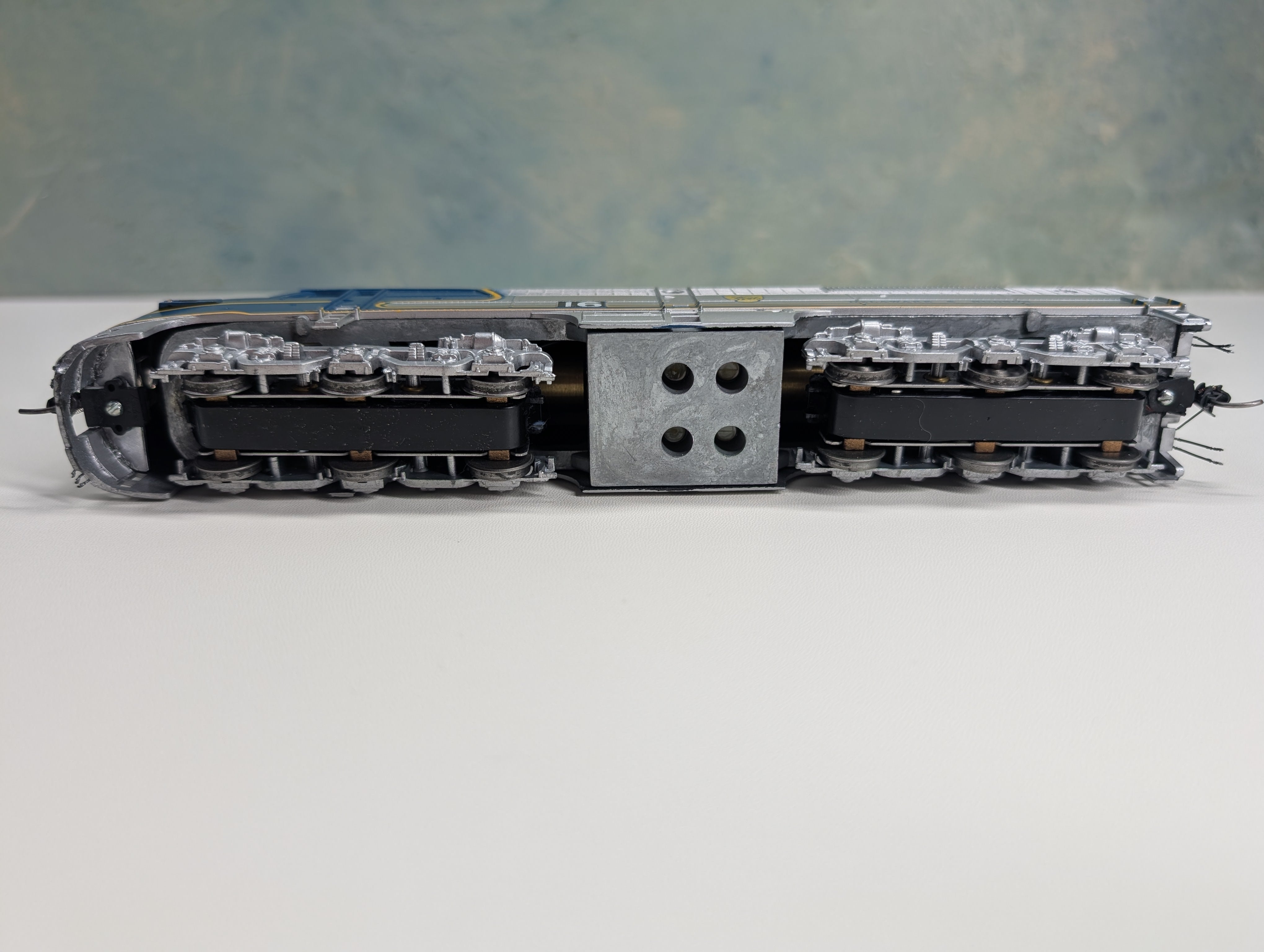 USED Athearn HO Scale PA-1 Diesel Locomotive w/ Blinking Lights Delaware and Hudson #16 Runs DC