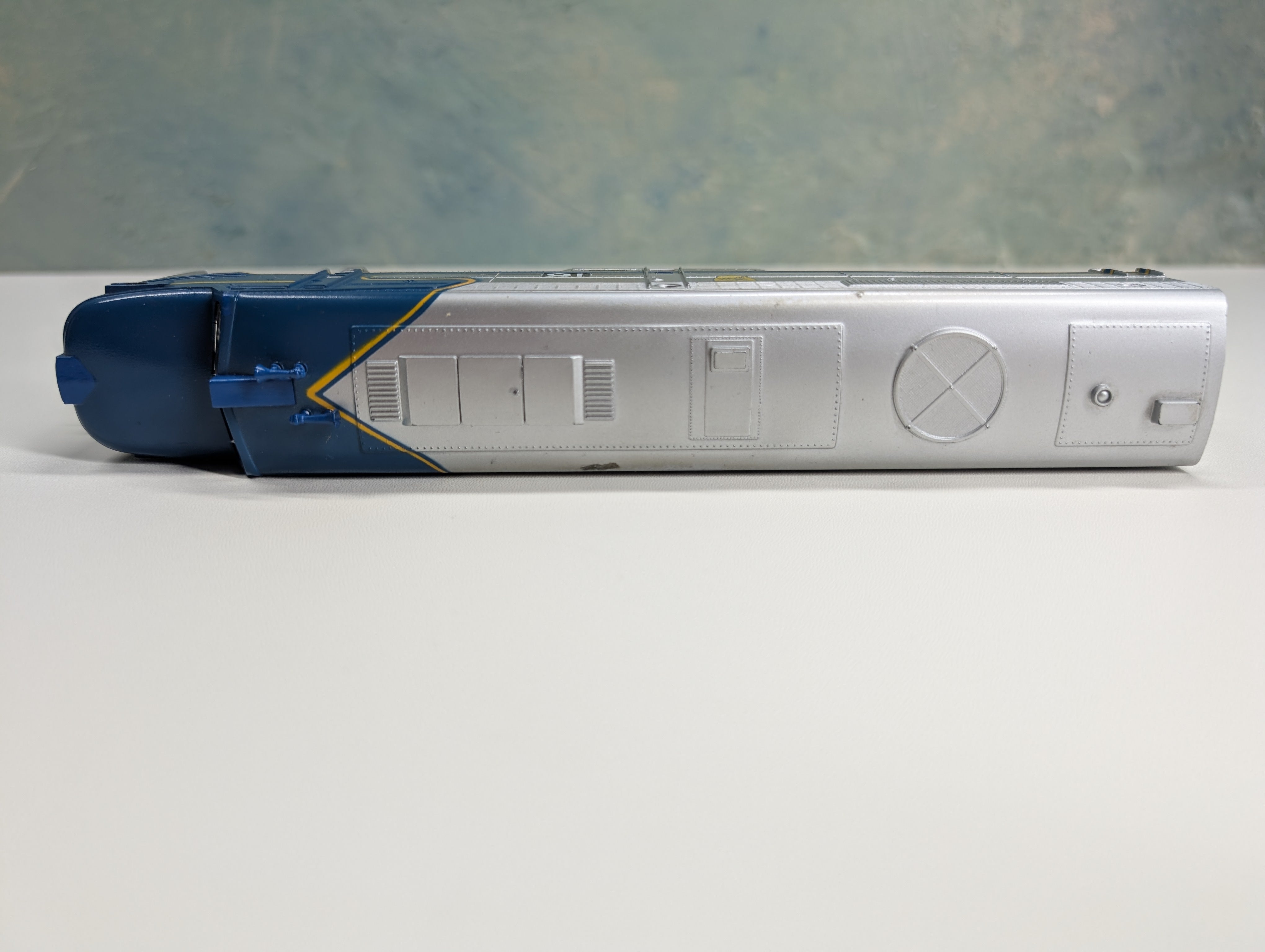 USED Athearn HO Scale PA-1 Diesel Locomotive w/ Blinking Lights Delaware and Hudson #16 Runs DC