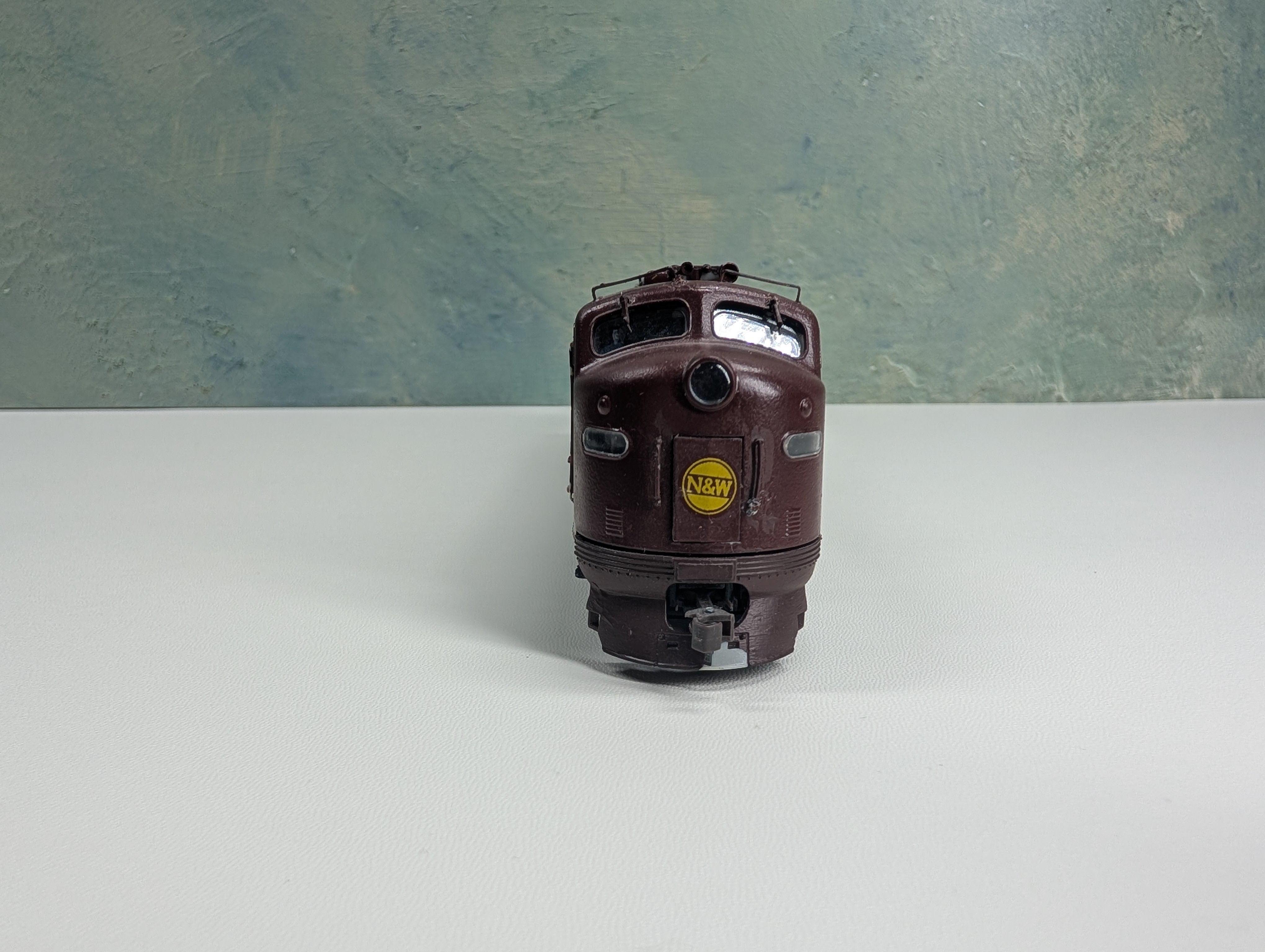 USED Life-Like HO Scale Proto E Model A Unit Diesel Locomotive Norfolk & Western Custom, Runs Great DC