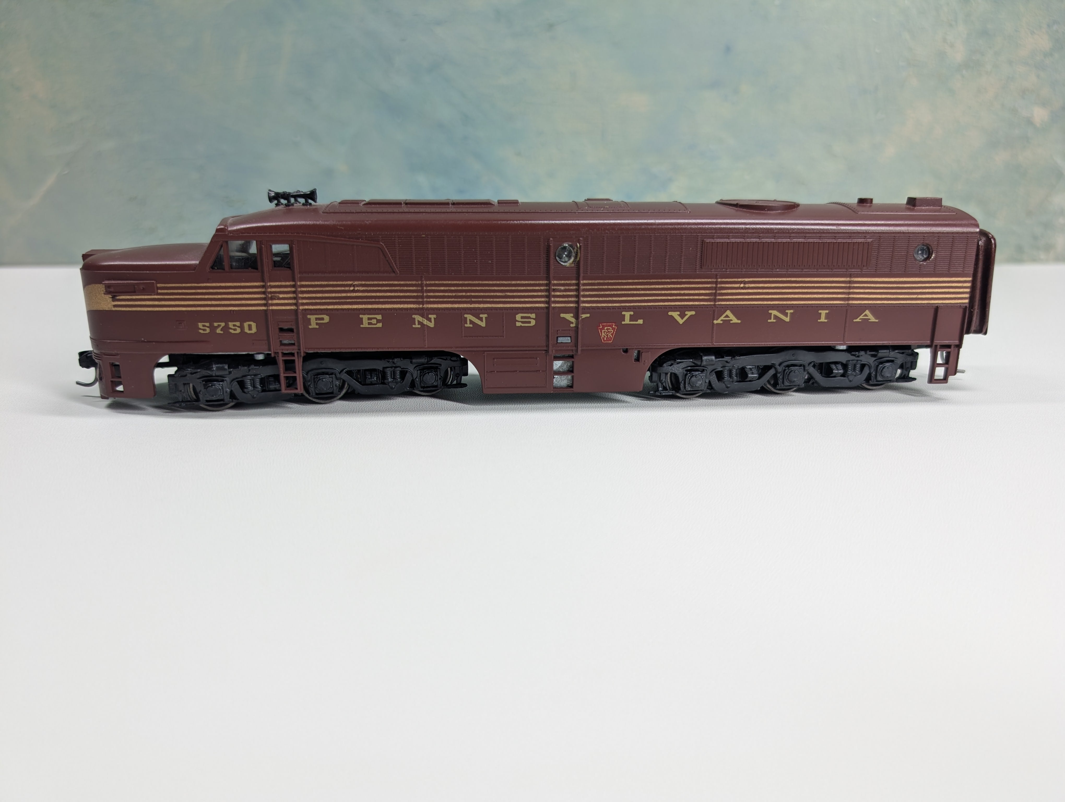 USED Athearn HO Scale PA-1 Diesel Locomotive Pennsylvania PRR #5750 Runs Great DC
