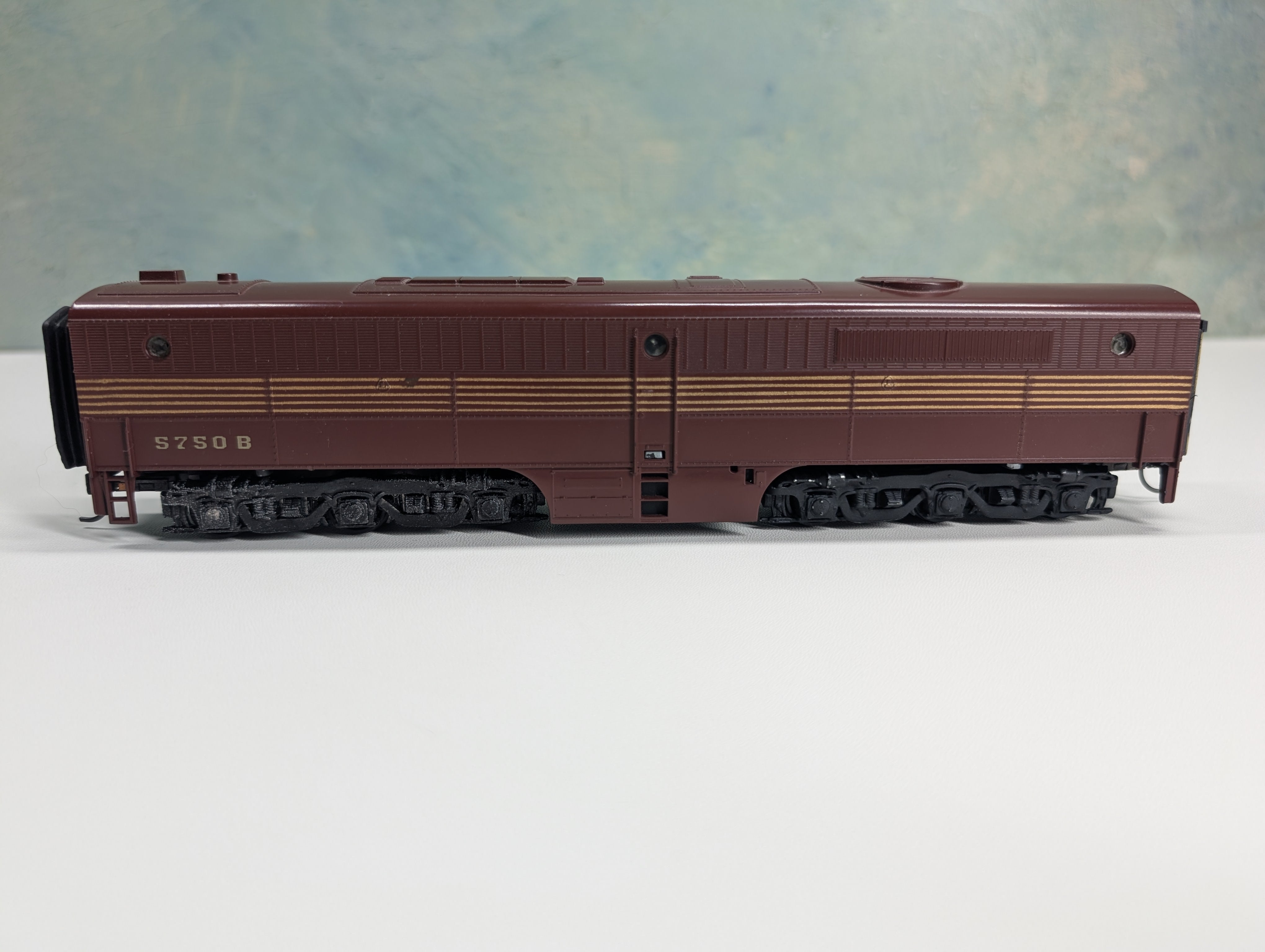USED Athearn HO Scale PB-1 Diesel Locomotive Pennsylvania PRR #5750 B Non-Powered