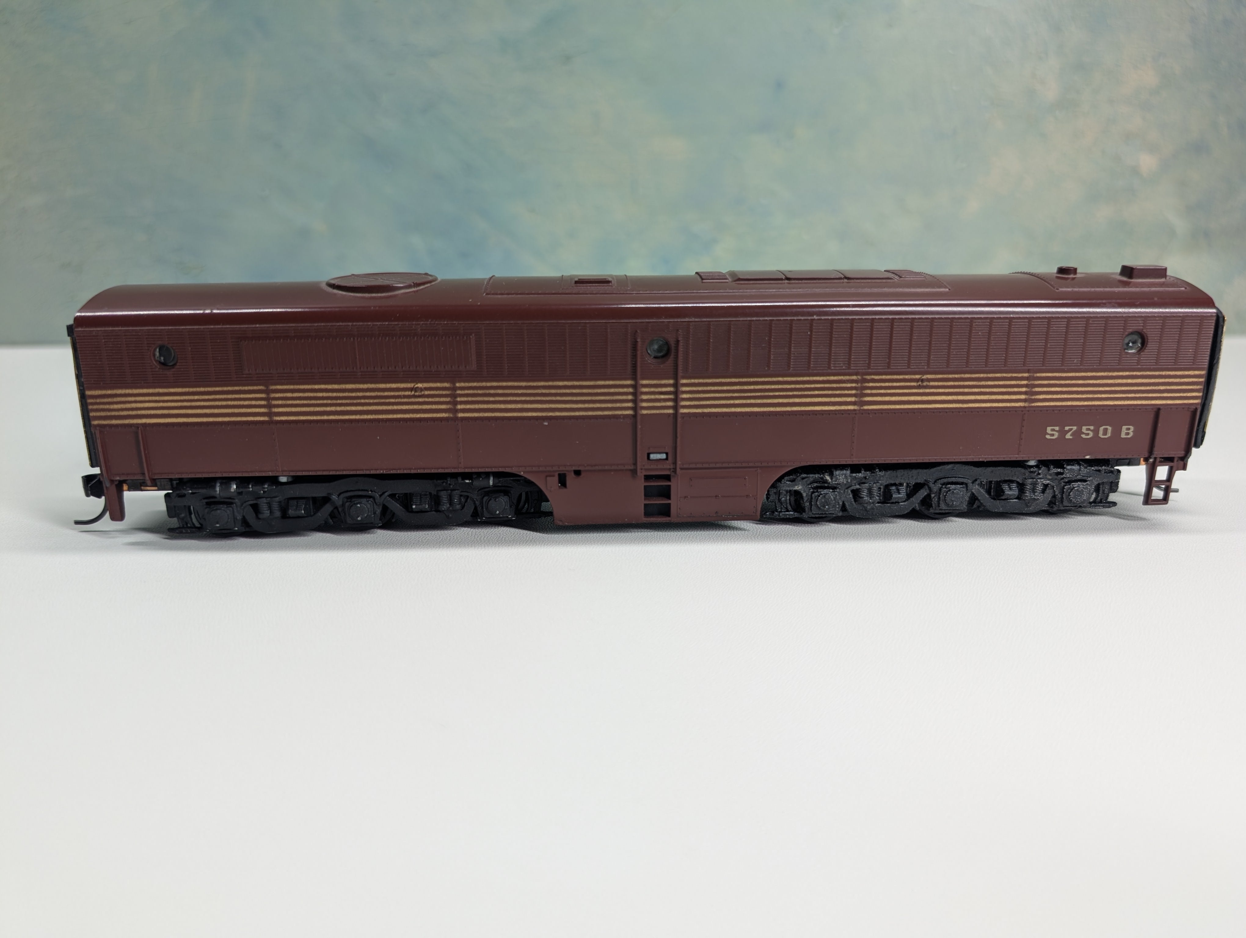 USED Athearn HO Scale PB-1 Diesel Locomotive Pennsylvania PRR #5750 B Non-Powered