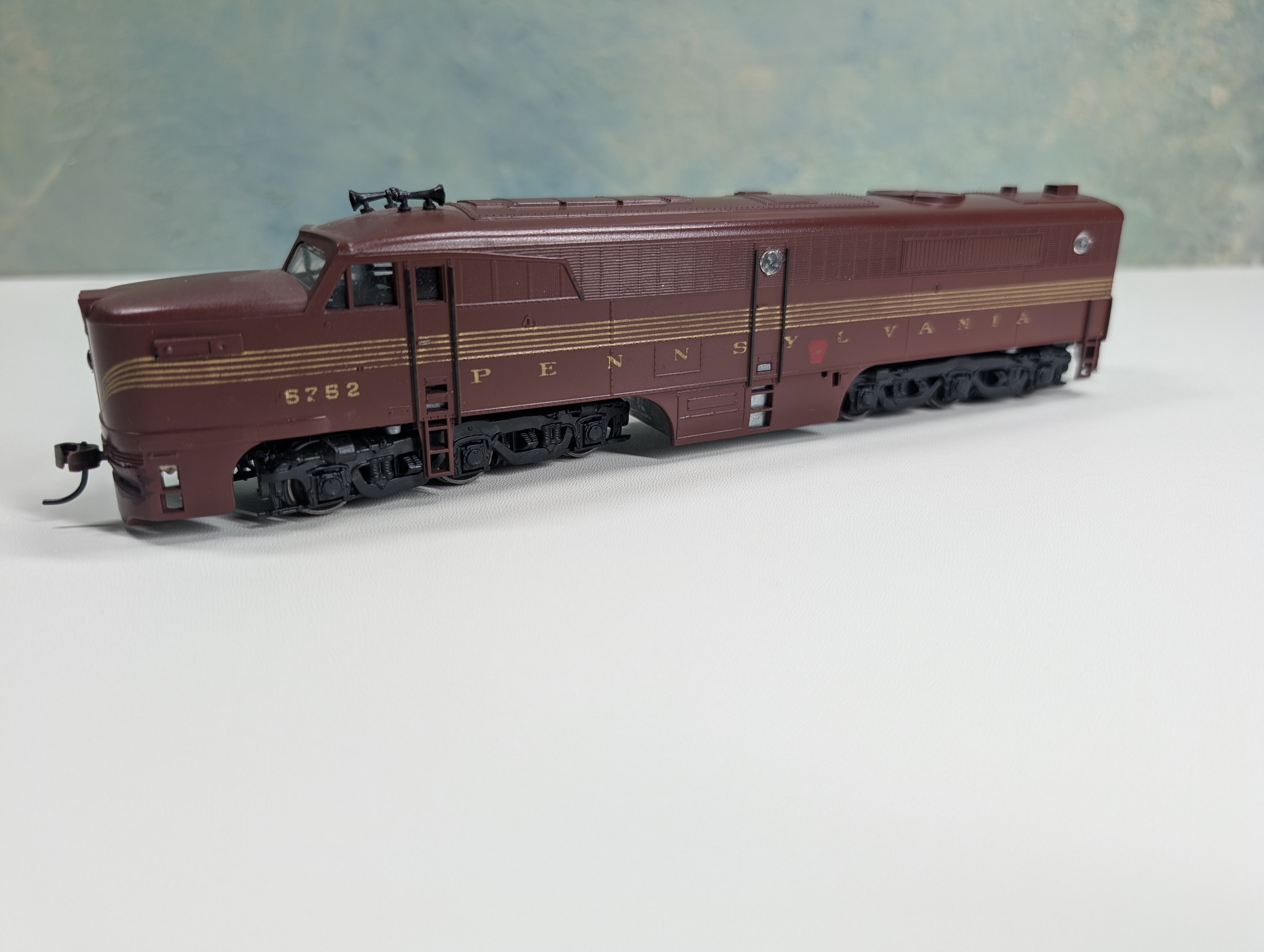 USED Athearn HO Scale PA-1 Diesel Locomotive Pennsylvania PRR #5752 Runs Great DC