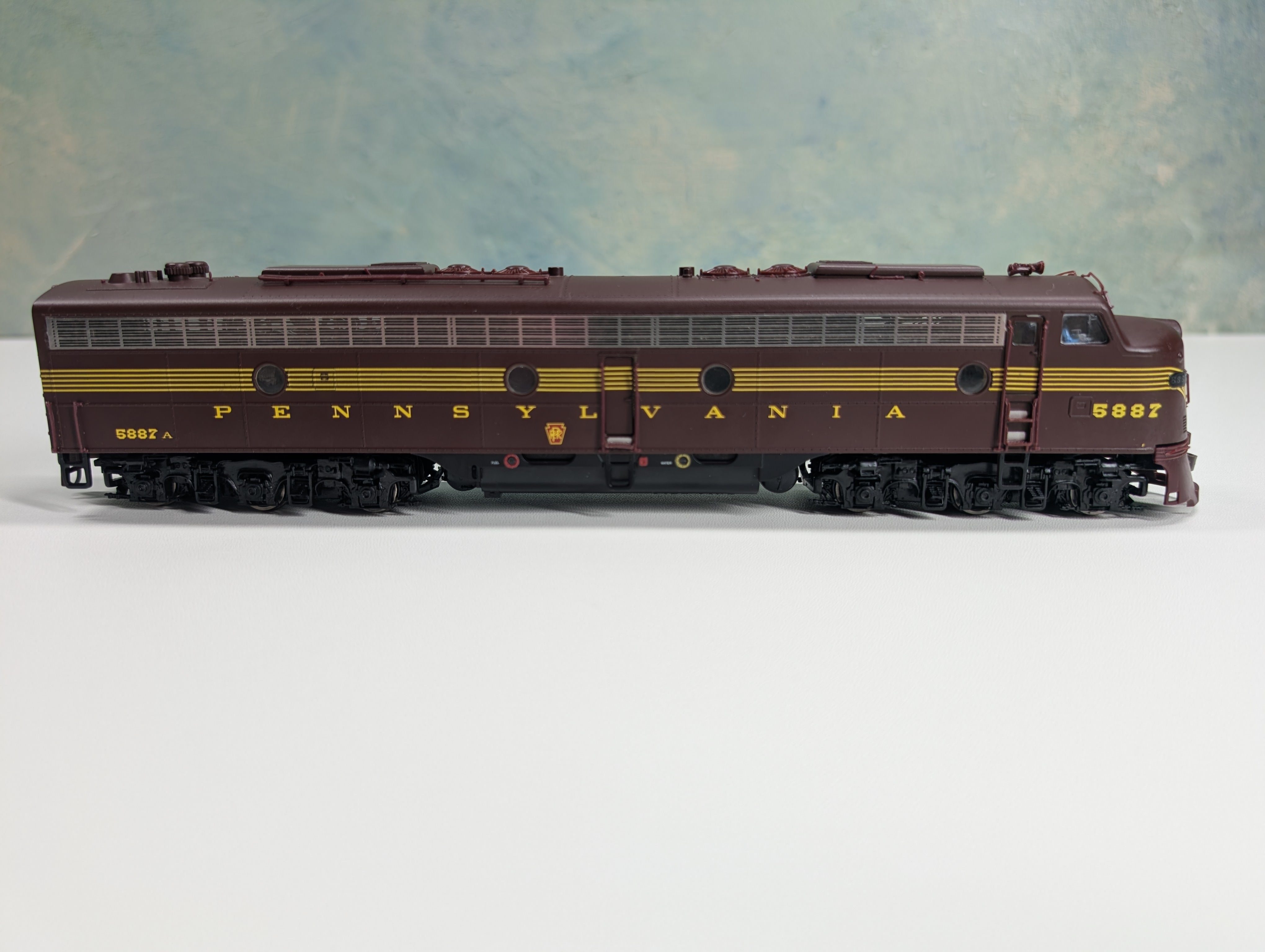 USED Life-Like HO Scale Proto 2000 E8/9 Diesel Locomotive A Unit Pennsylvania PRR #5887 Runs Great DC