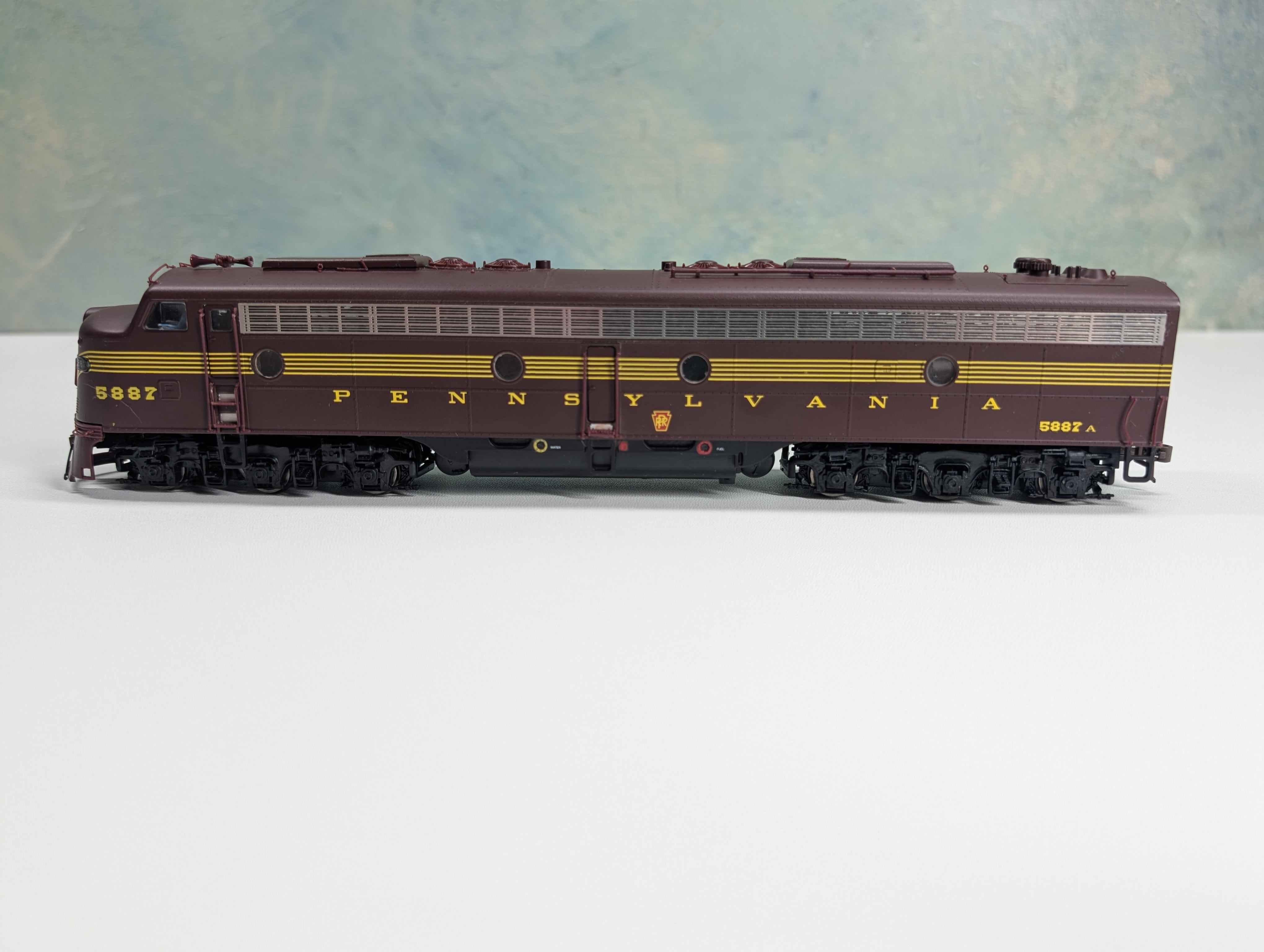 USED Life-Like HO Scale Proto 2000 E8/9 Diesel Locomotive A Unit Pennsylvania PRR #5887 Runs Great DC