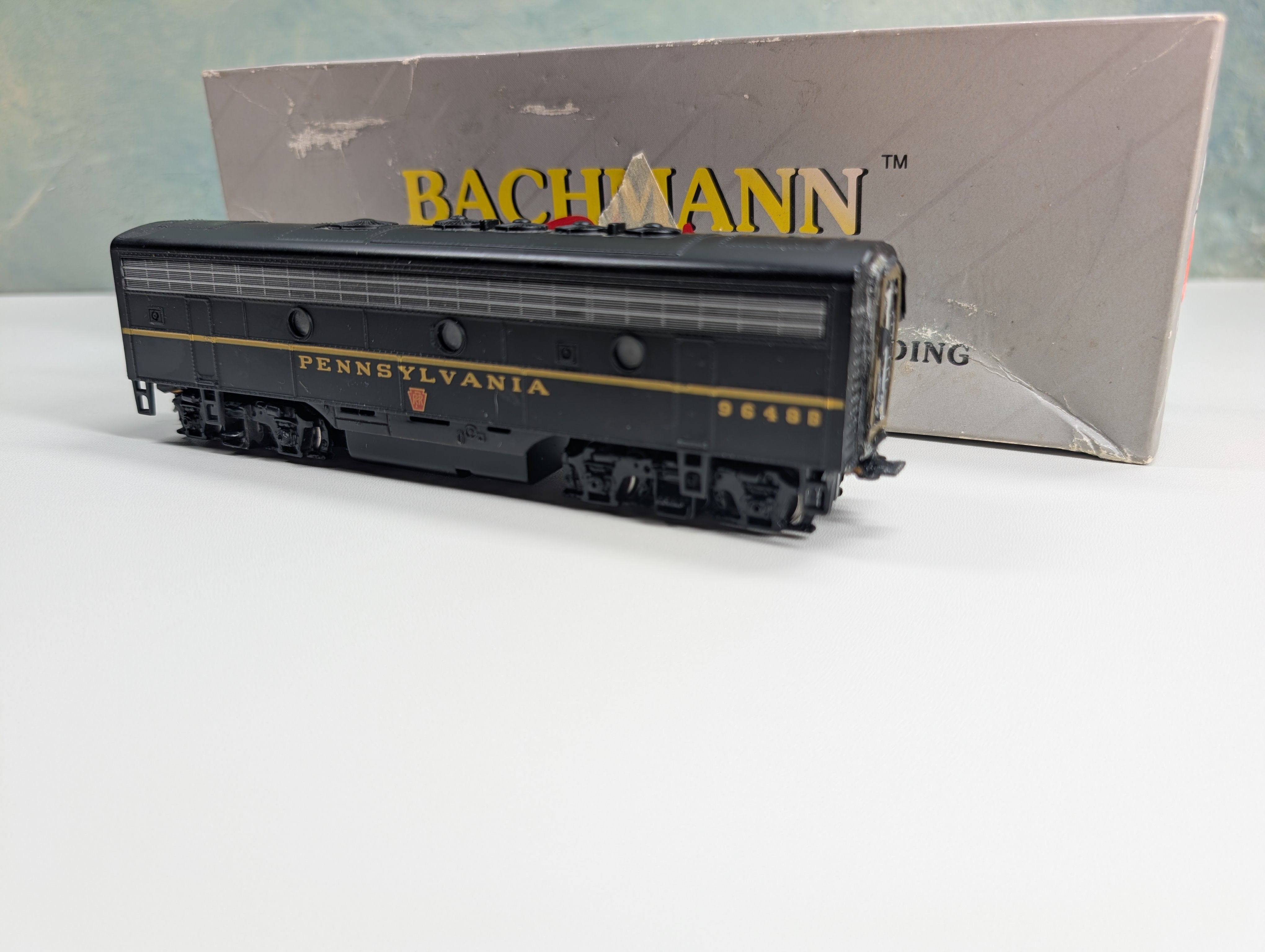 USED Bachmann 11217 HO Scale Plus EMD F7B Diesel Locomotive Pennsylvania PRR #9648 B Runs Great DC