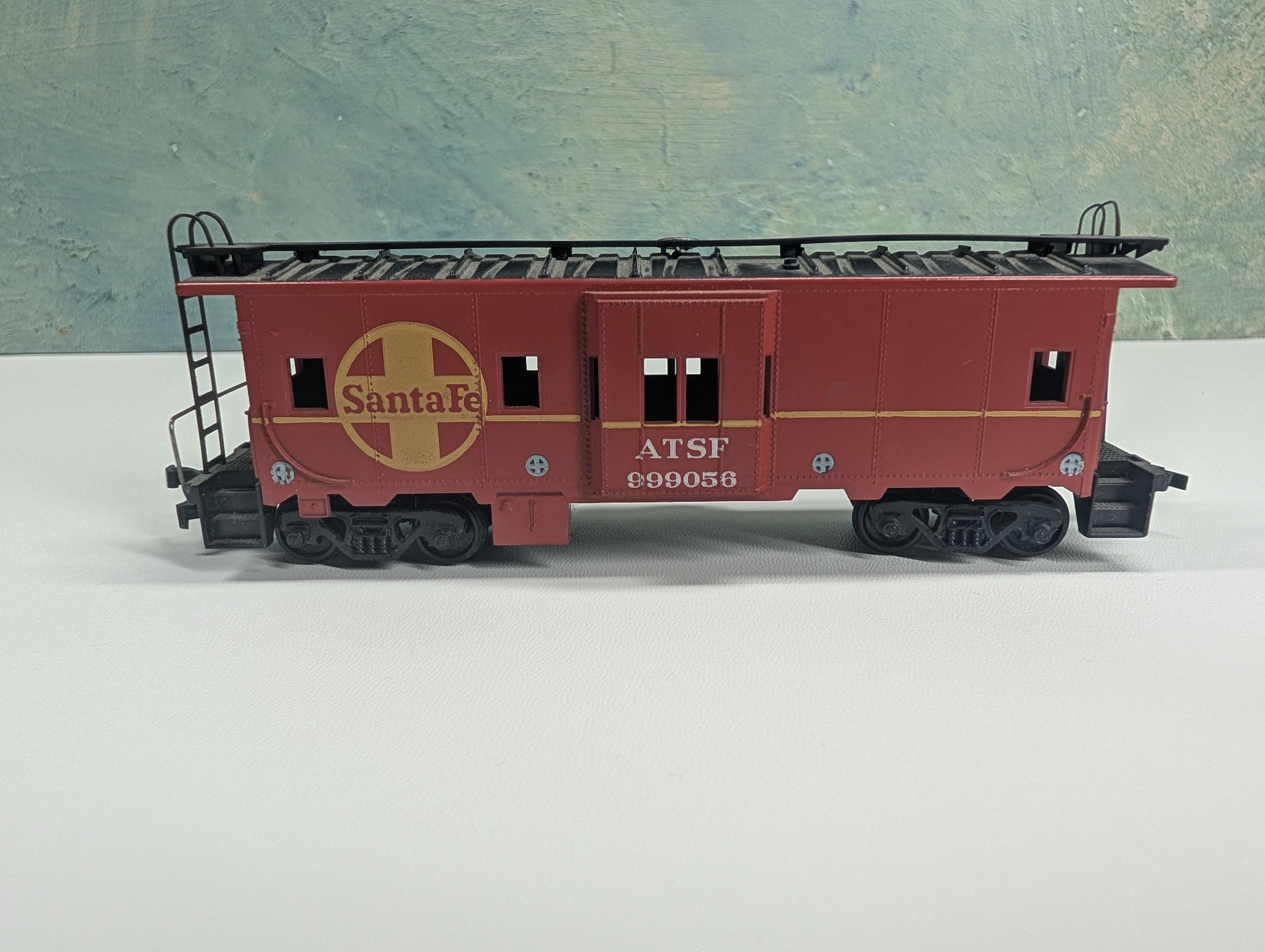 USED Athearn HO Scale Bay Window Caboose Santa Fe ATSF #999056