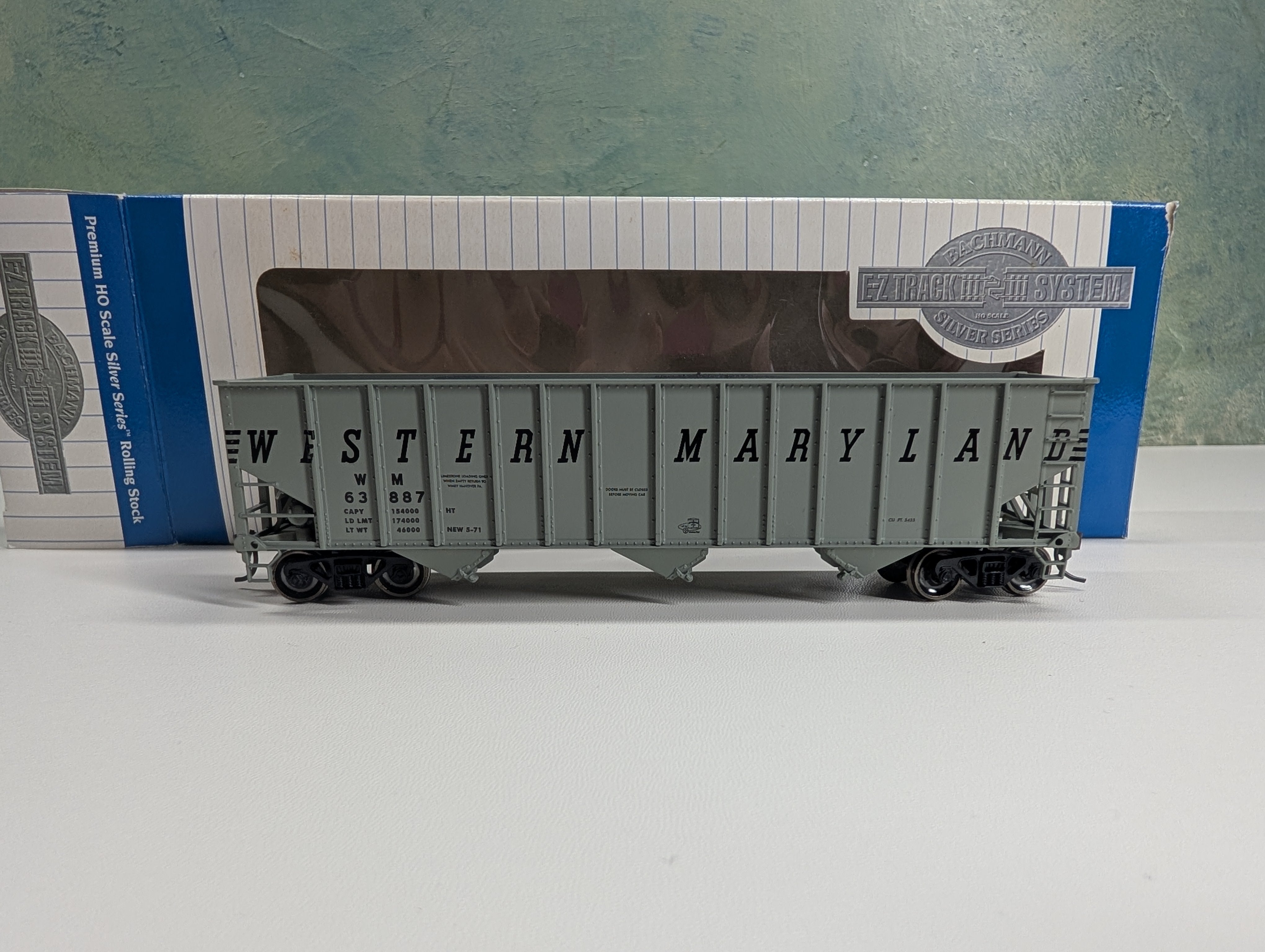 USED Bachmann HO Scale 3-Bay Hopper Western Maryland WM #63887 w/ Coal Load