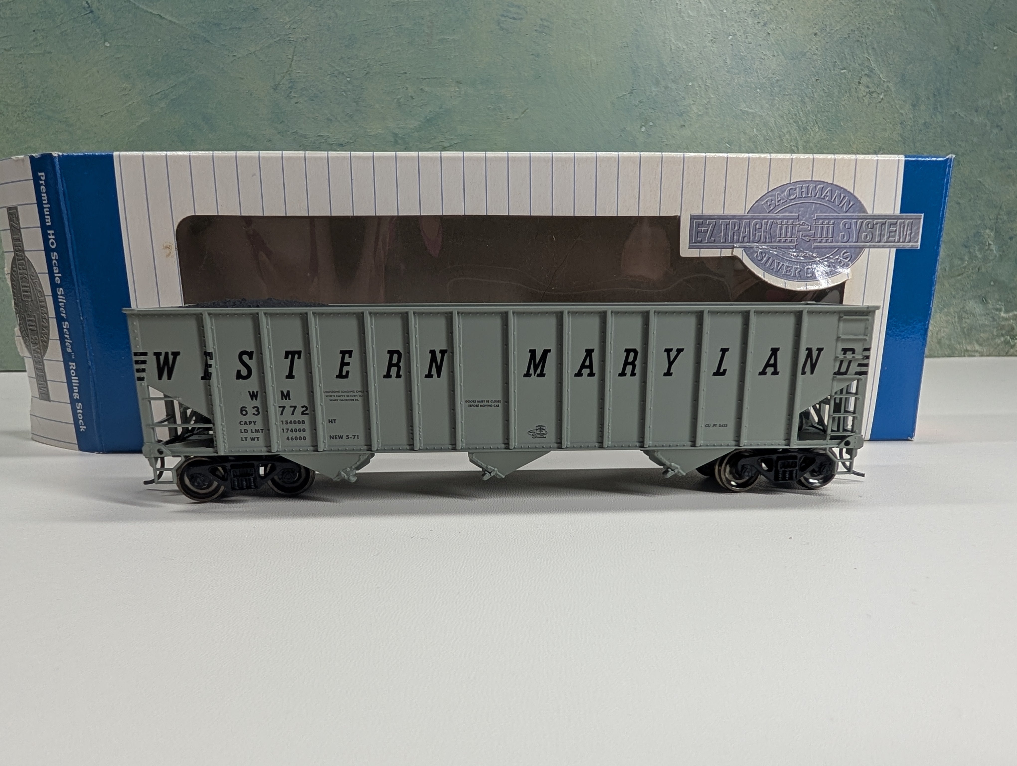 USED Bachmann HO Scale 3-Bay Hopper Western Maryland WM #63772 w/ Coal Load