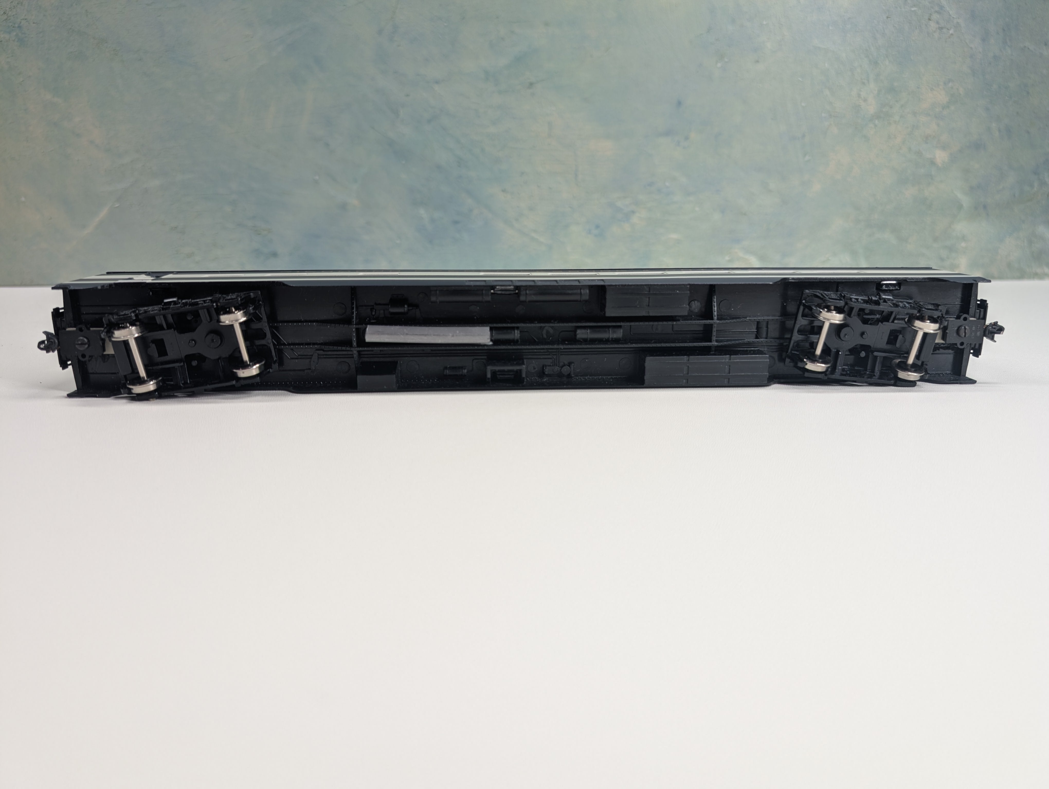 USED IHC 48232 HO Scale Smooth Side Dining Passenger Car Richmond Fredericksburg & Potomac w/ Interior