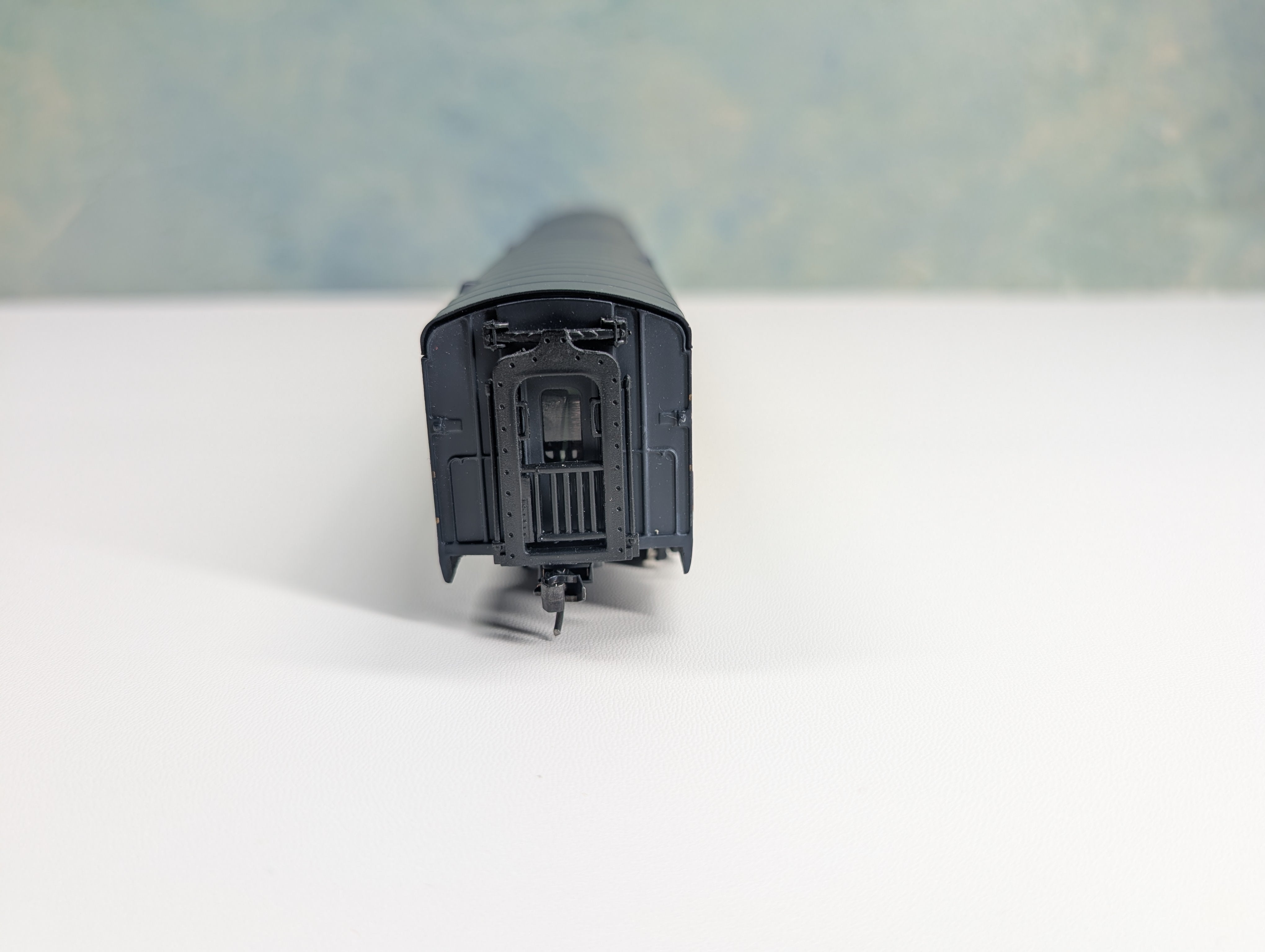 USED IHC 48236 HO Scale Smooth Side Sleeper Passenger Car Richmond Fredericksburg & Potomac Clover Bed w/ Interior