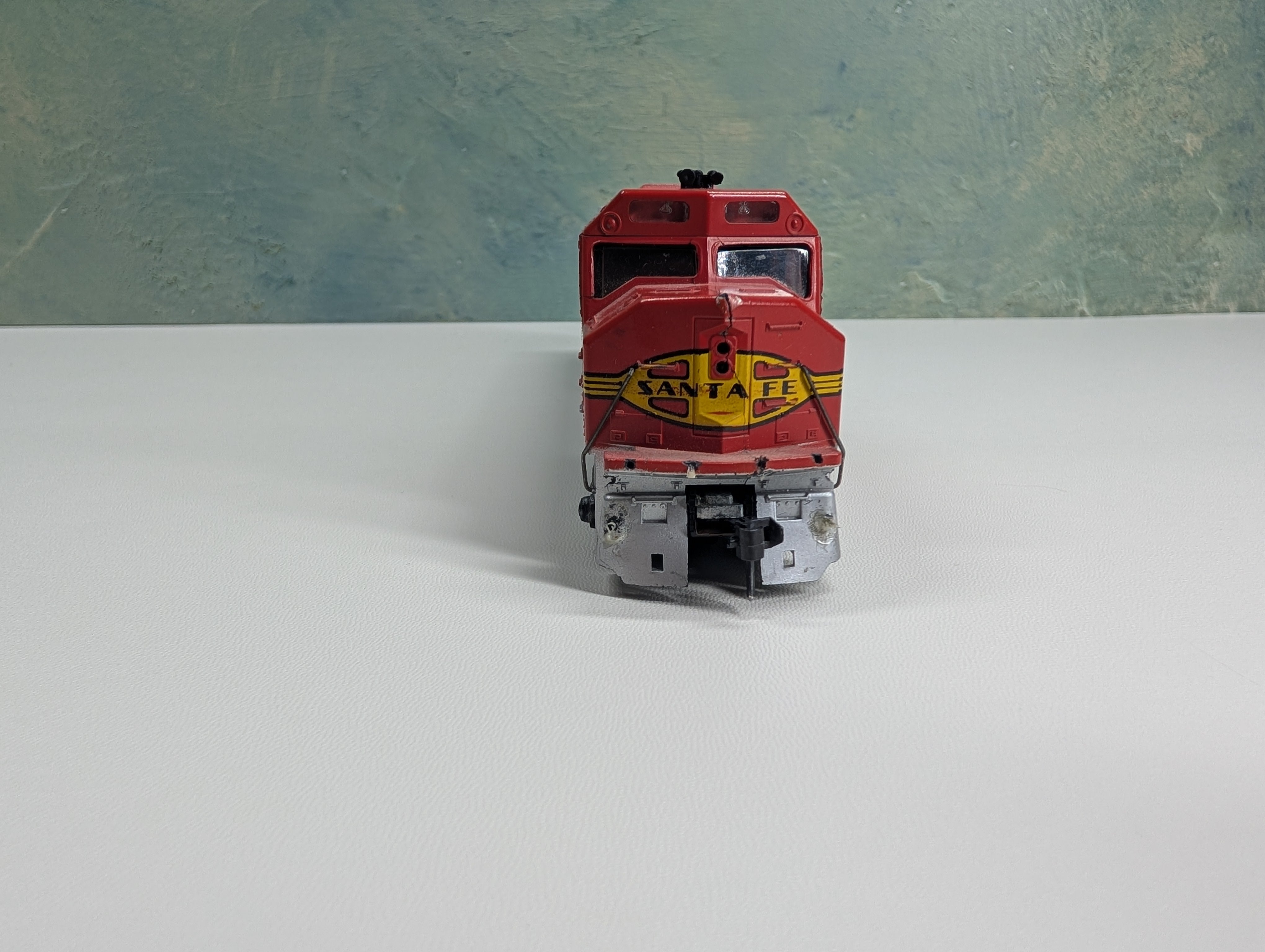 USED Athearn HO Scale FP45 Diesel Locomotive Santa Fe #5940 Runs Great DC