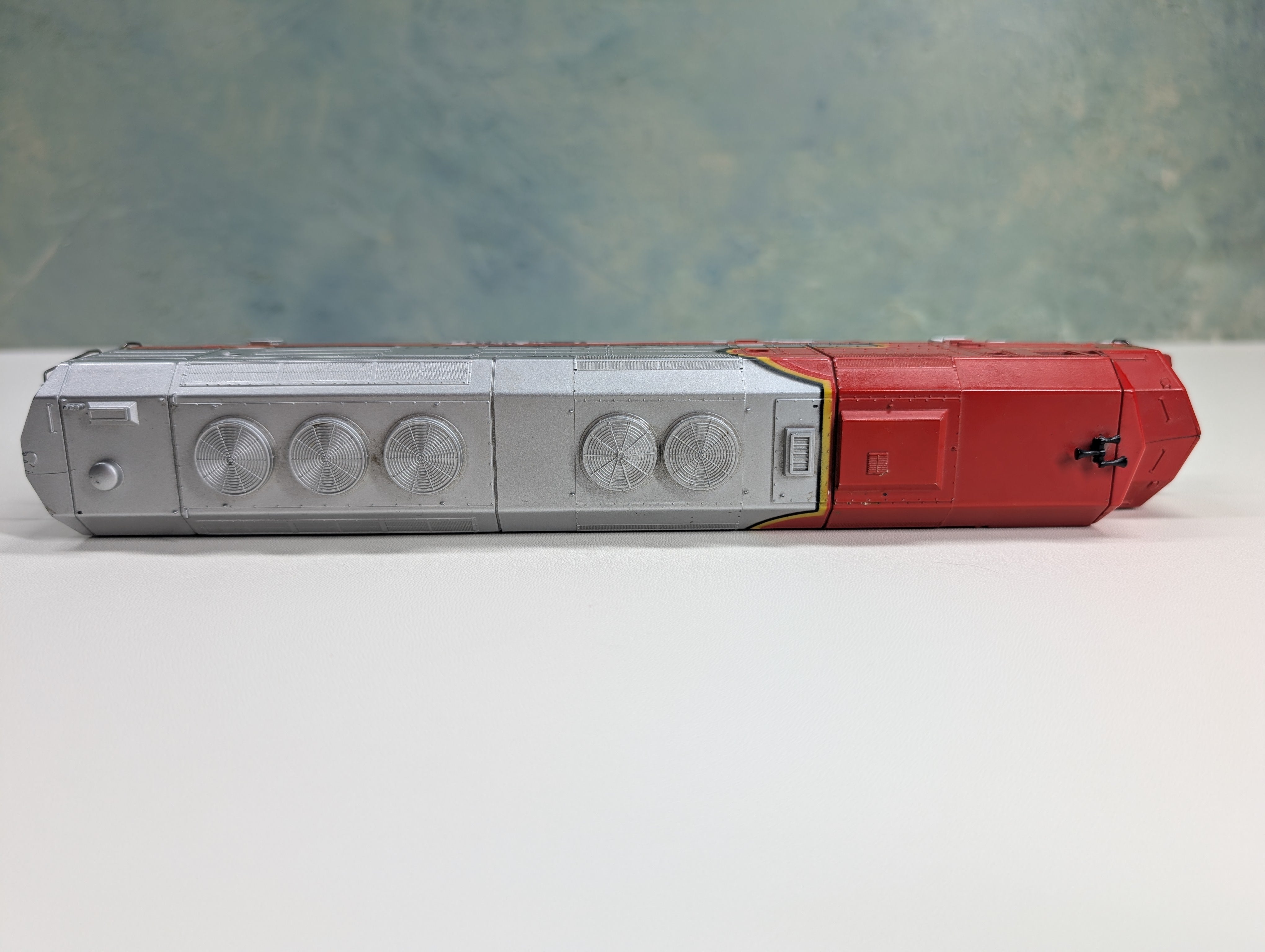 USED Athearn HO Scale FP45 Diesel Locomotive Santa Fe #5940 Runs Great DC