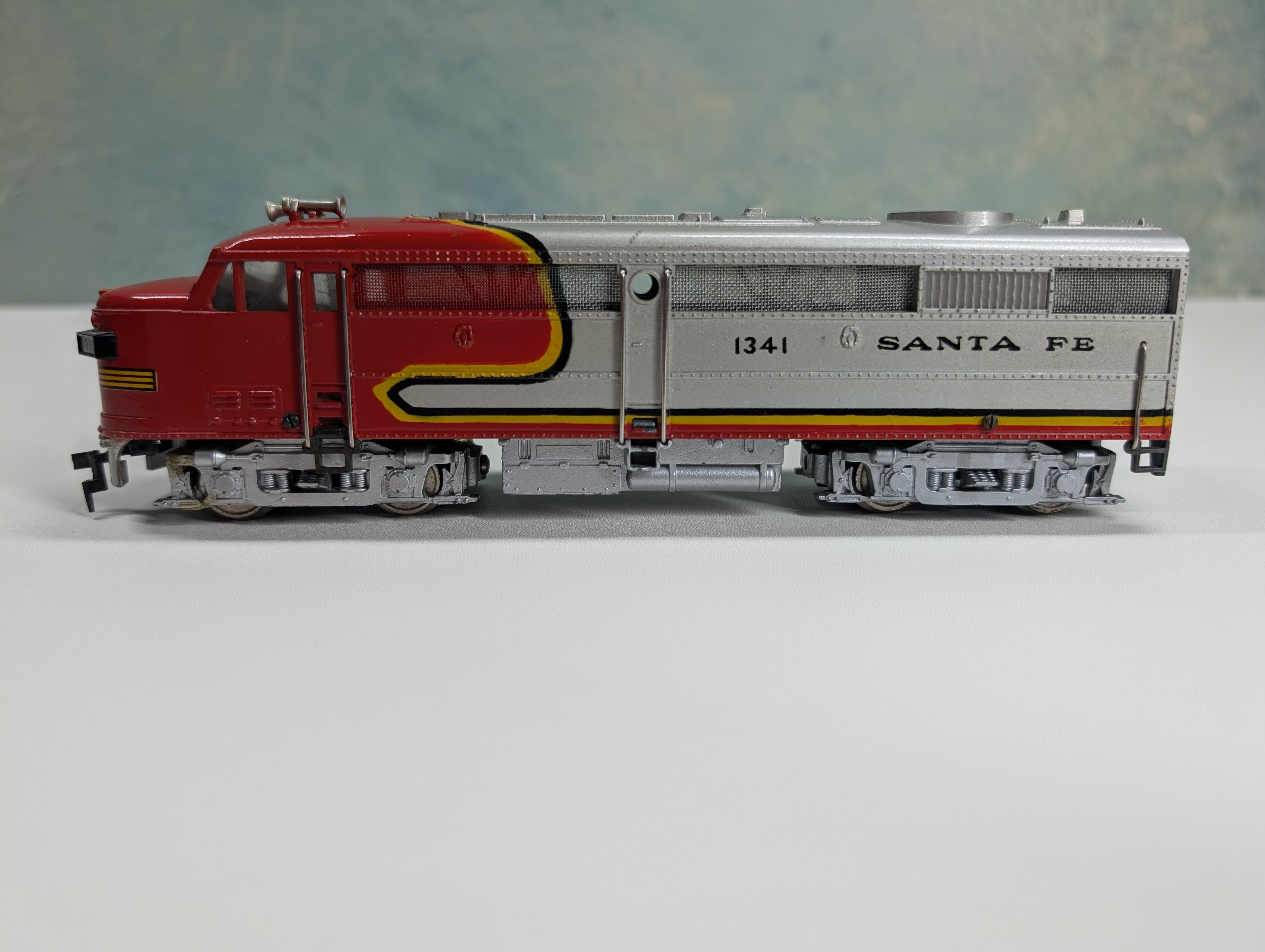 USED Fleischmann HO Scale Alco Diesel Locomotive Santa Fe #1341 Unpowered