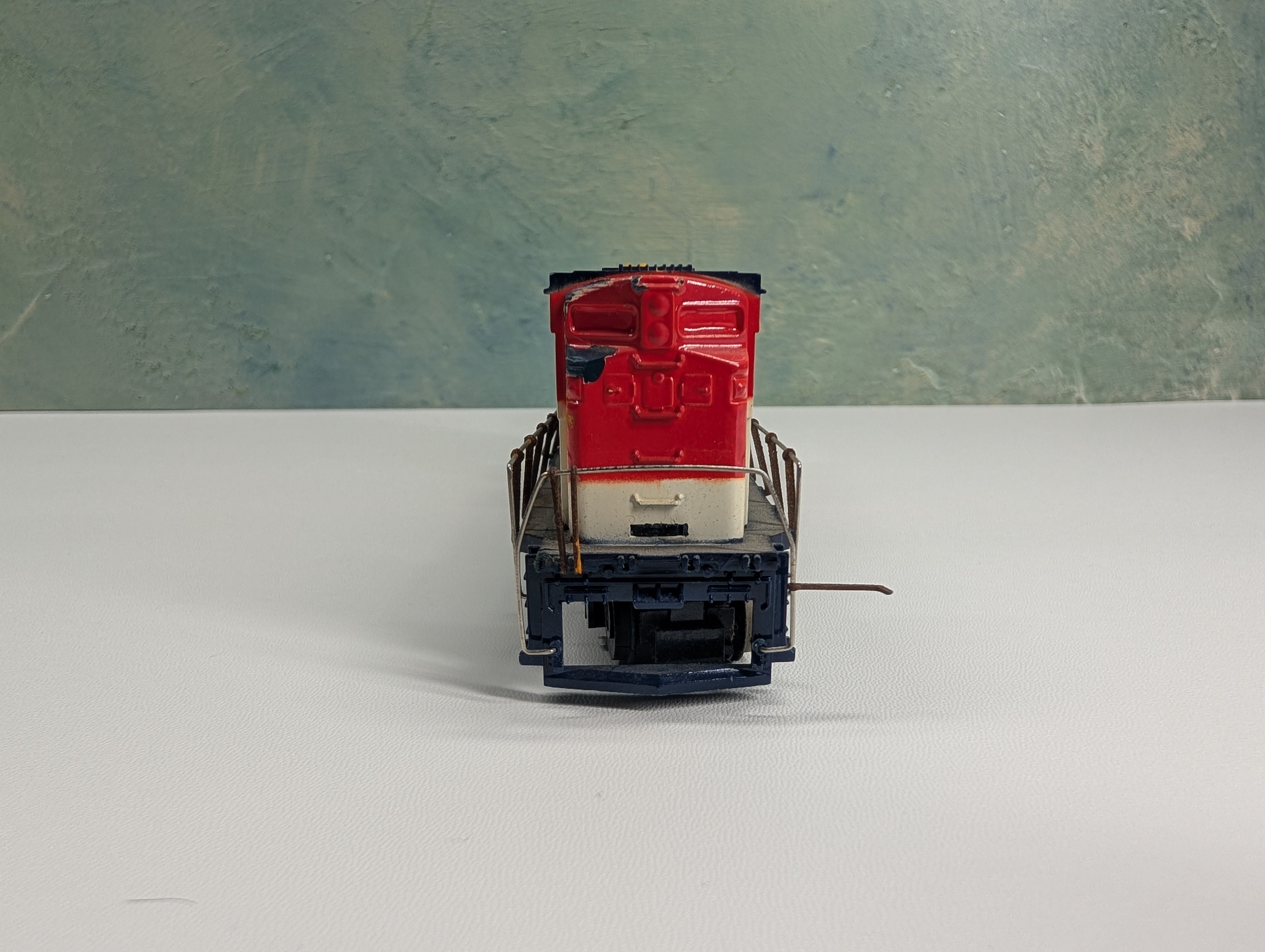 USED Tyco HO Scale C424 Diesel Locomotive Spirit of 1776 Runs, Missing Parts DC