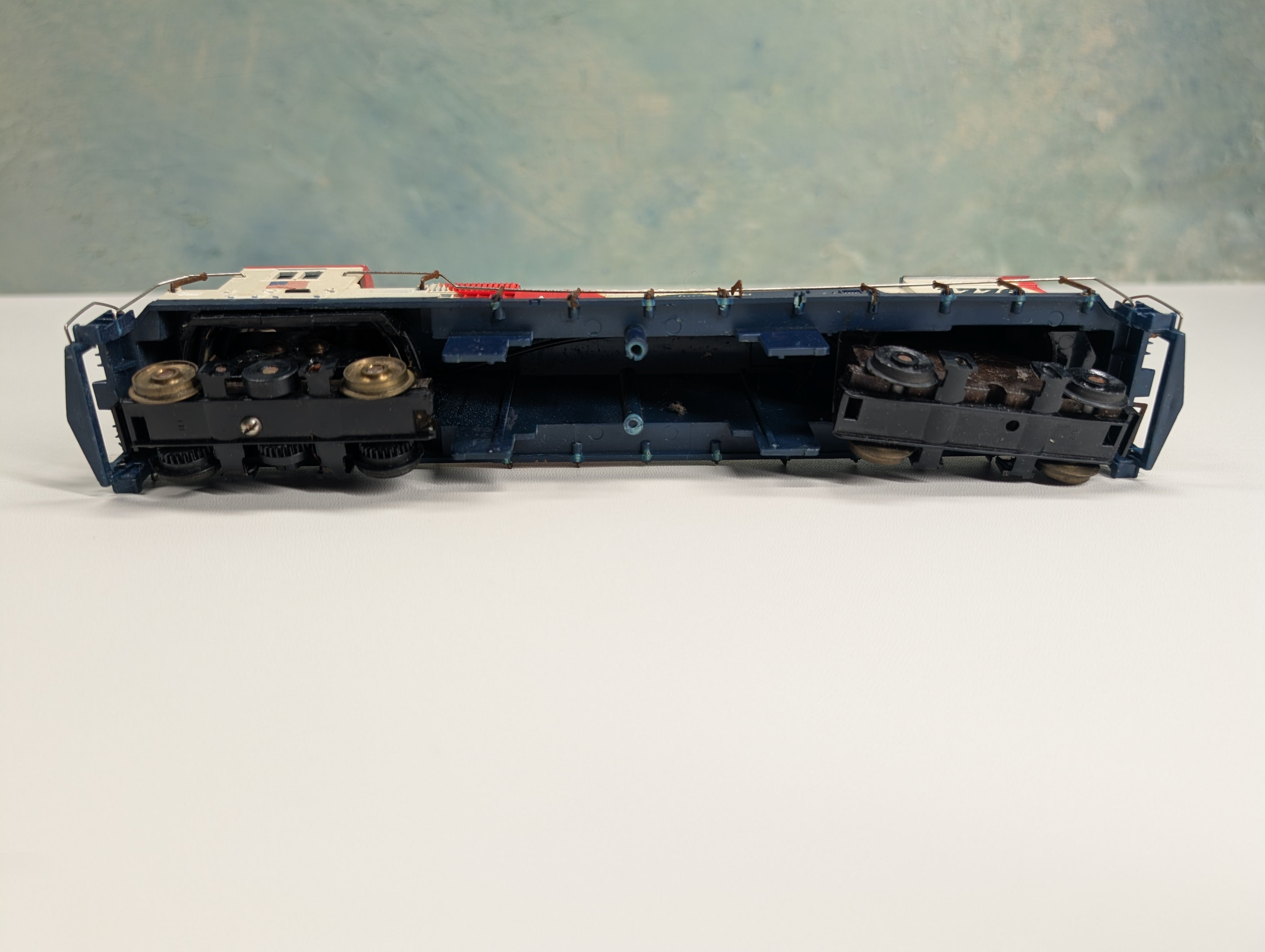 USED Tyco HO Scale C424 Diesel Locomotive Spirit of 1776 Runs, Missing Parts DC