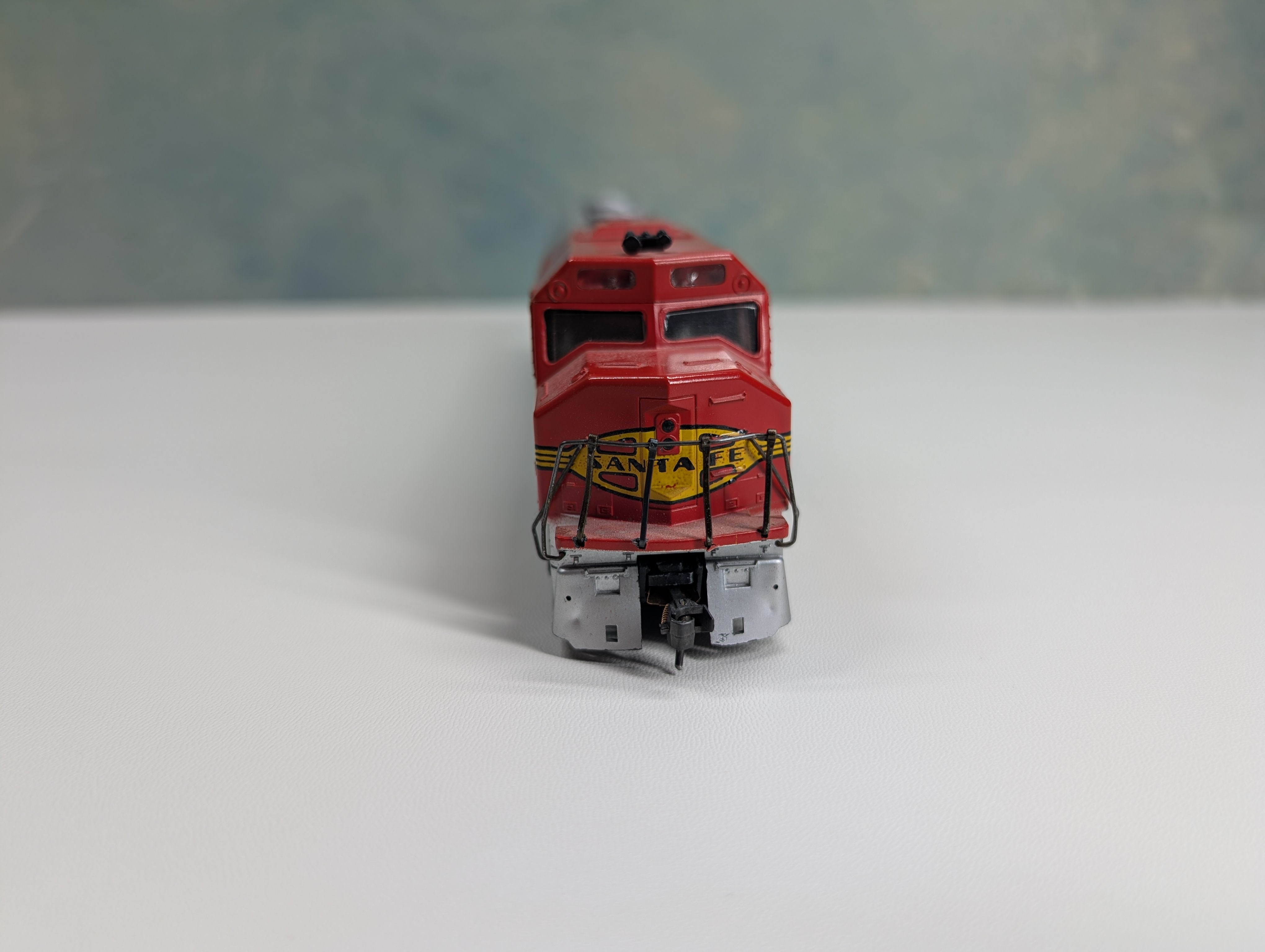 USED Athearn HO Scale FP45 Diesel Locomotive Santa Fe #5944 Runs Great DC