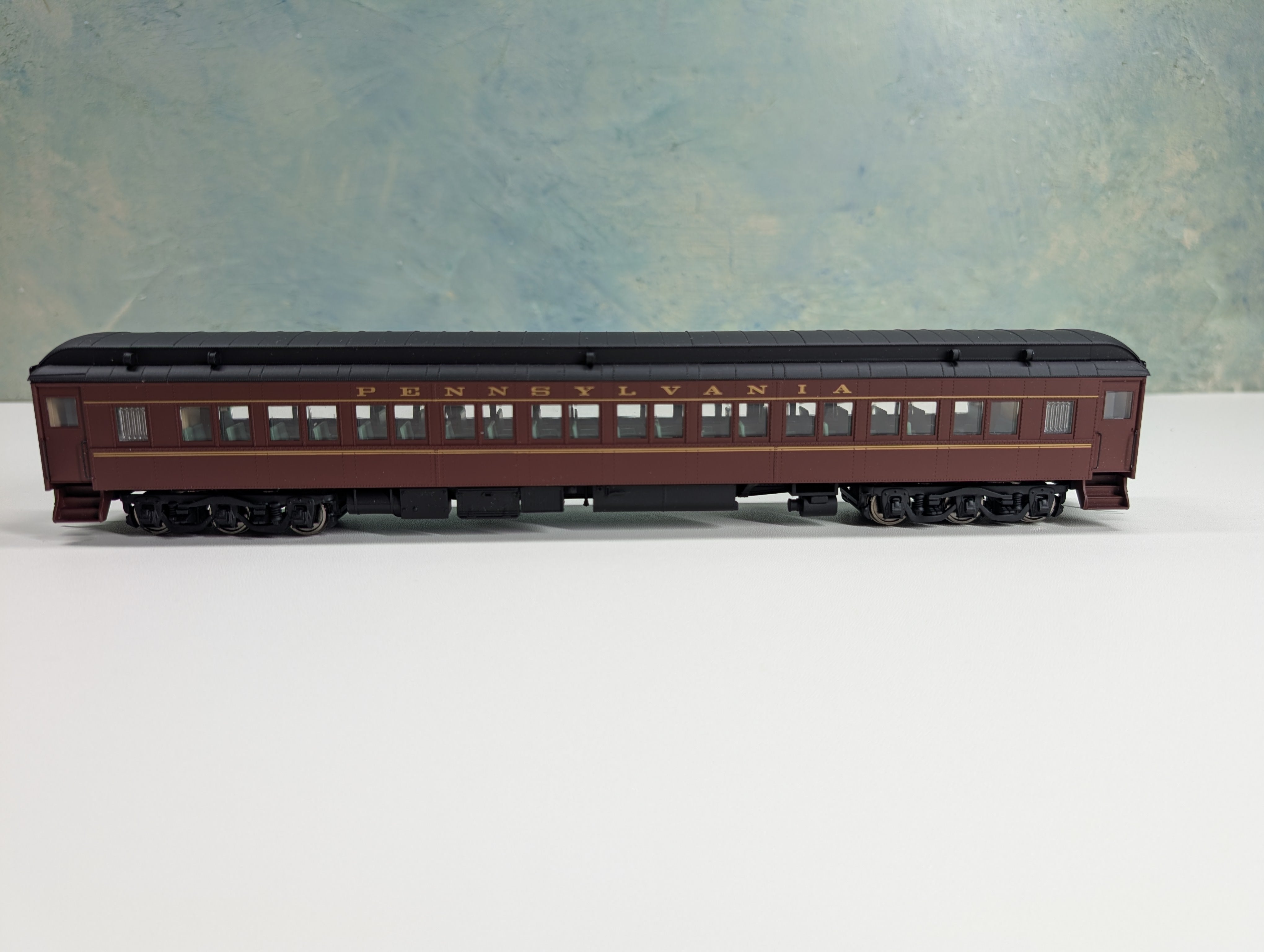 USED Walthers 932-10104 HO Scale Heavyweight Paired Window Passenger Coach Pennsylvania