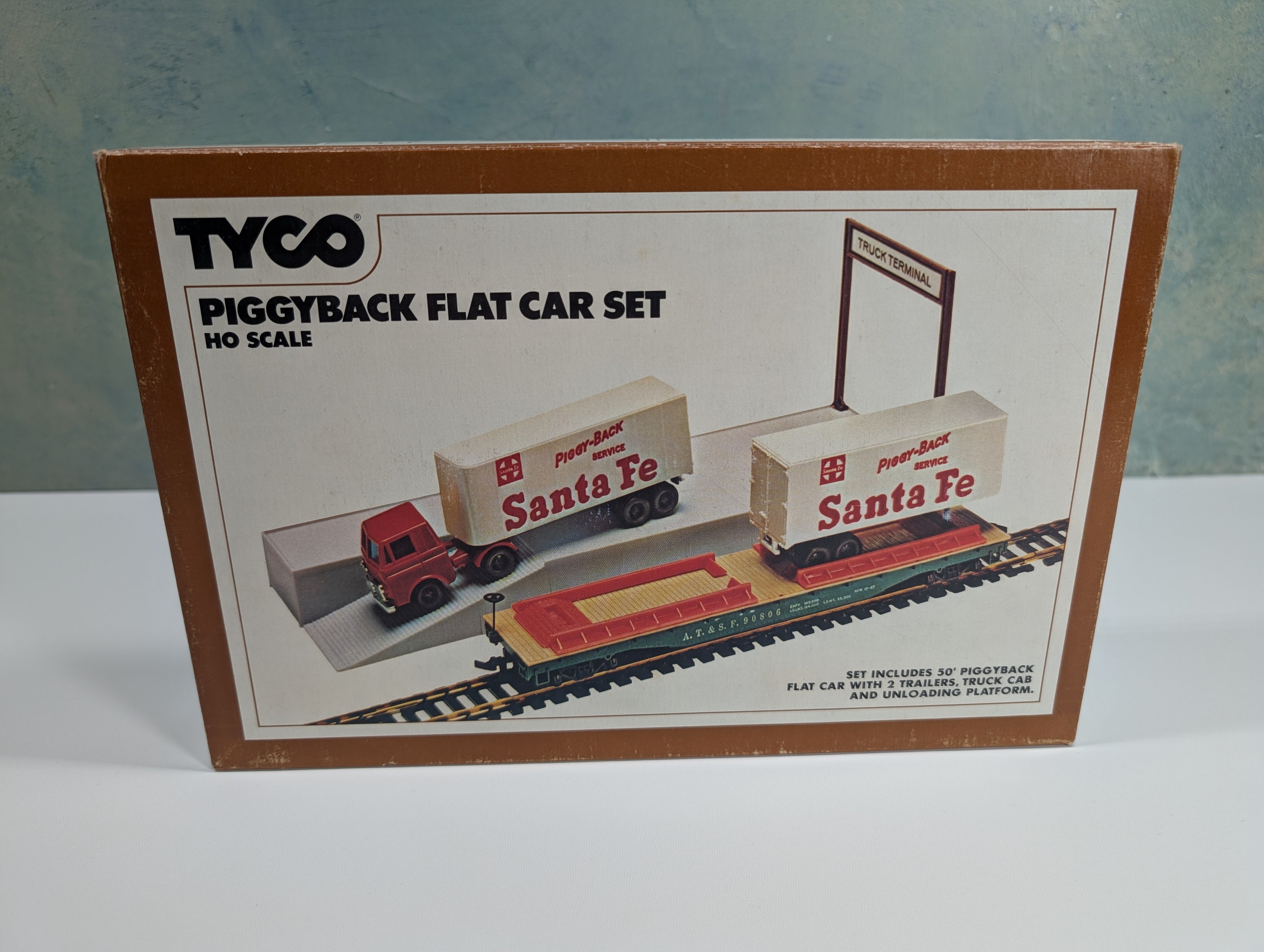 USED Tyco 348 HO Scale Piggyback Flat Car Set Santa Fe