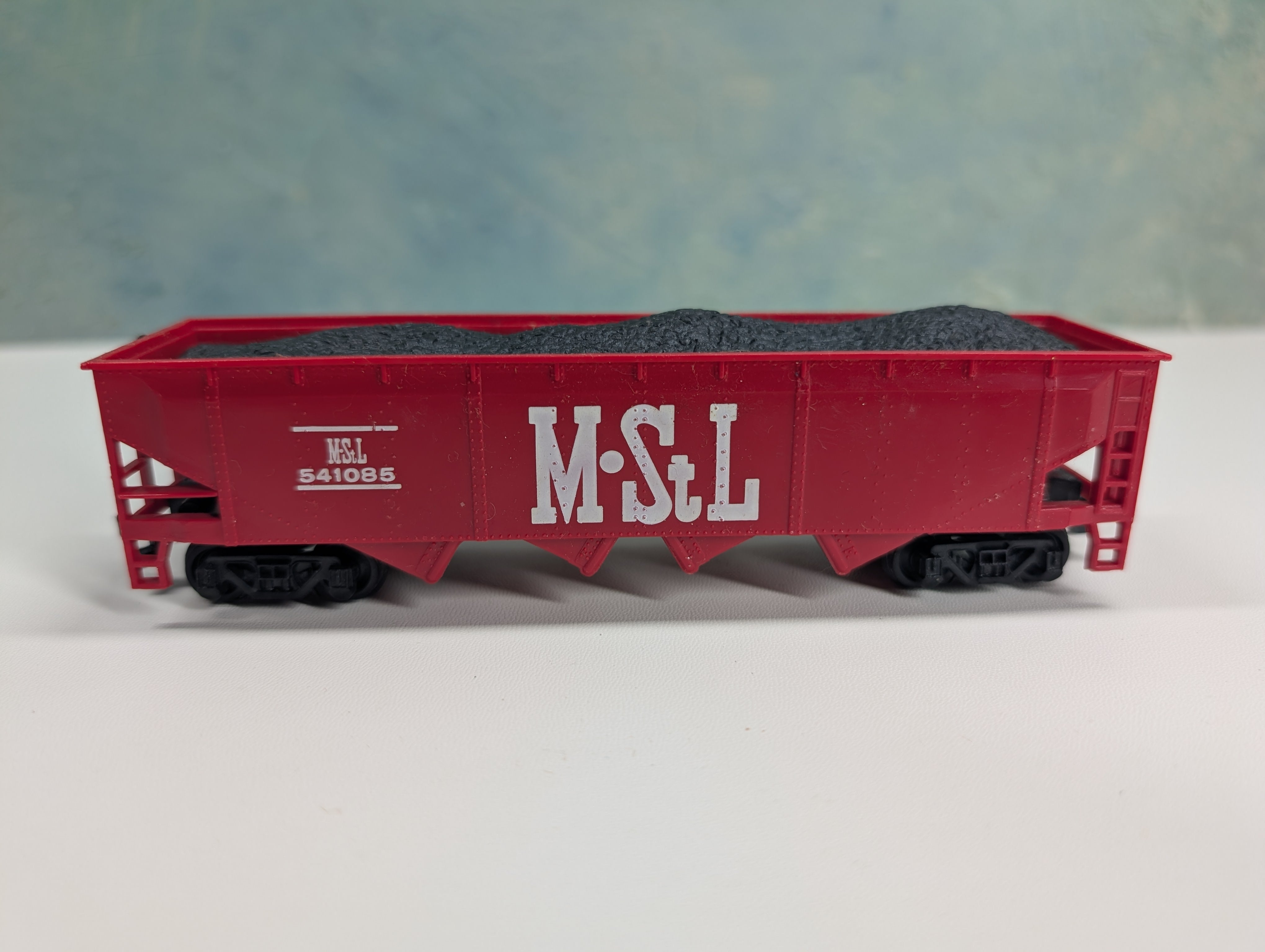 USED Bachmann HO Scale Quad Hopper Minneapolis & St Louis MStL #541085 w/ Coal Load & Gearboxes