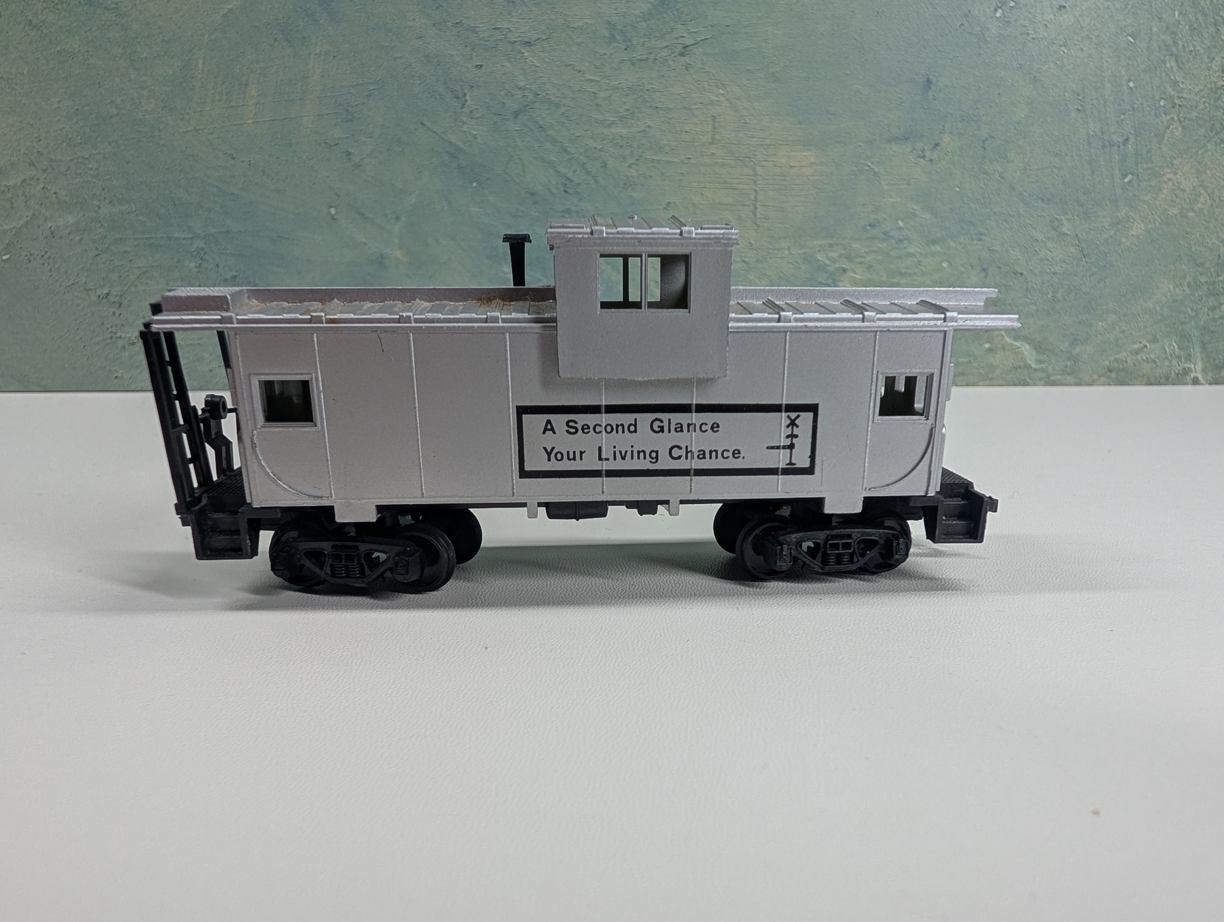 USED AHM HO Scale Silver Railroad Safety Caboose