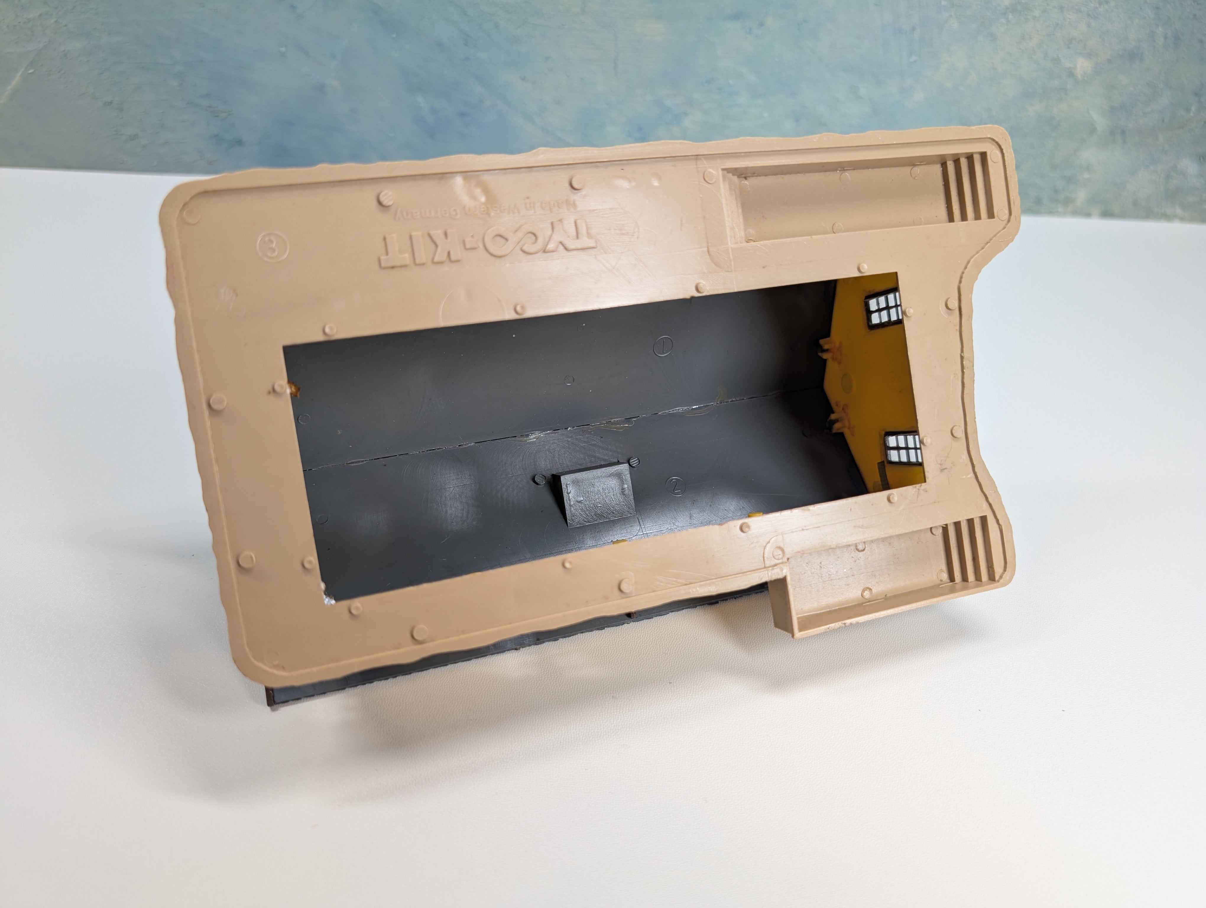 USED Tyco HO Scale Freight Station