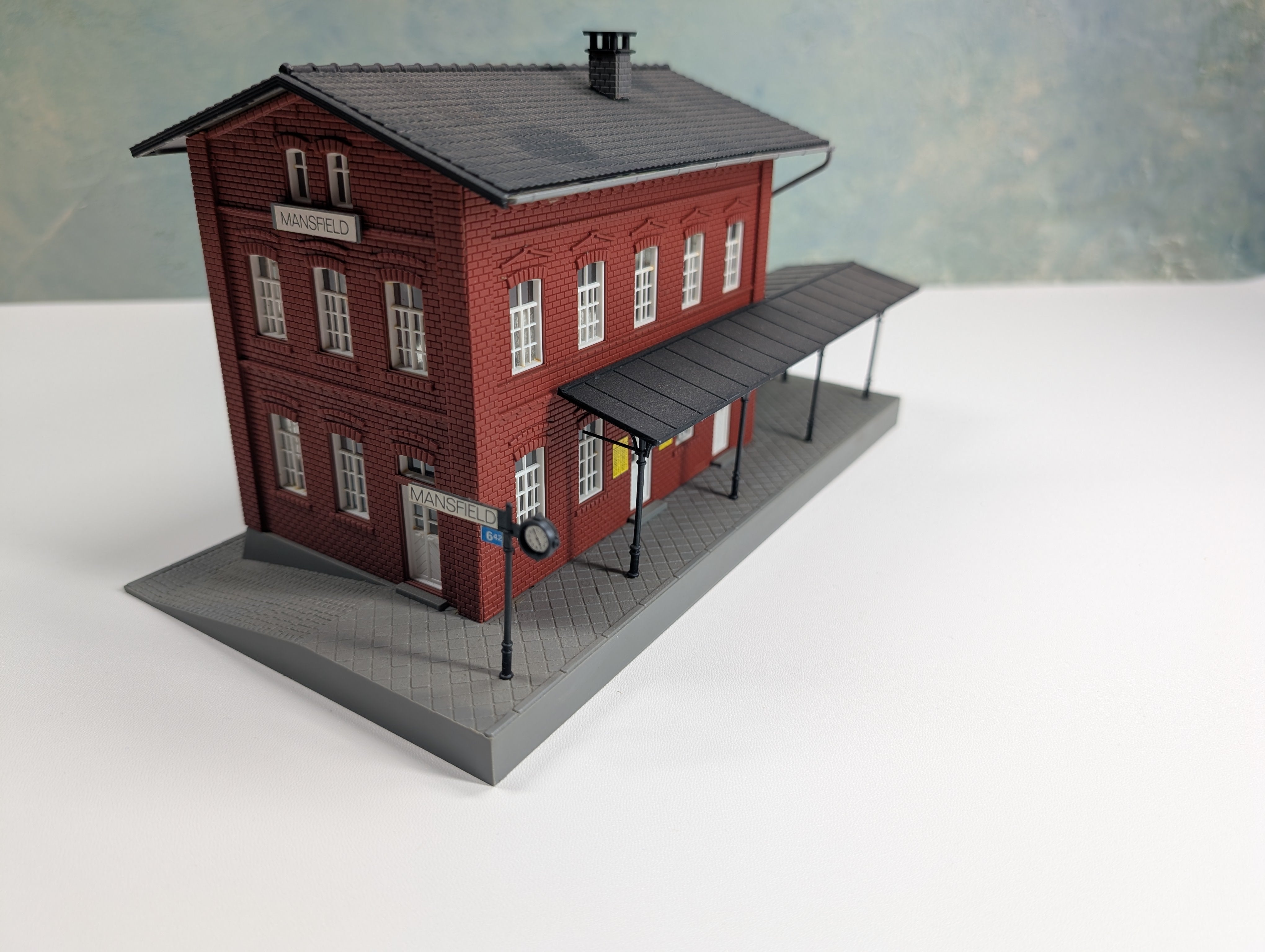USED Pola HO Scale Mansfield Station, Brick Station