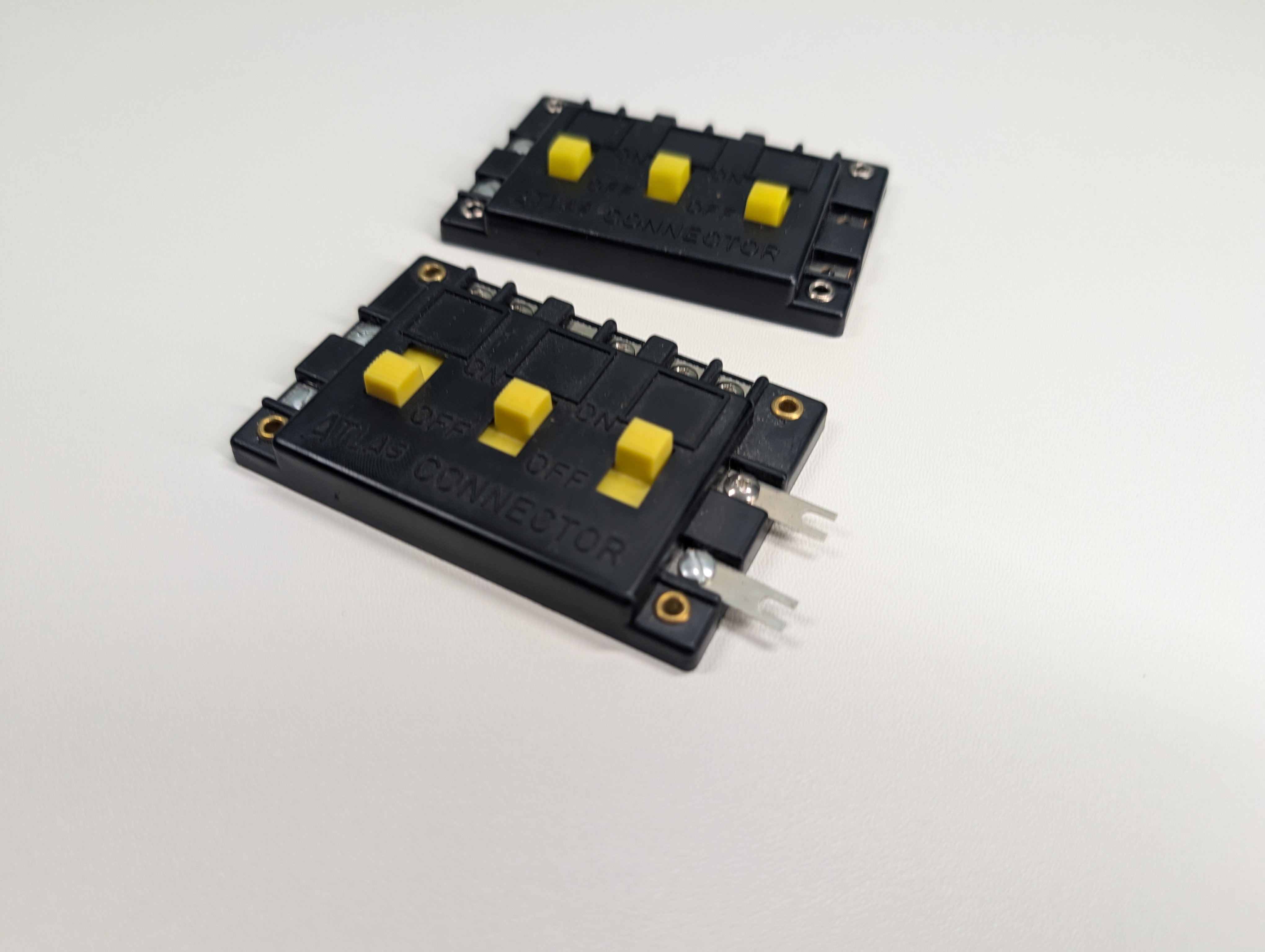 USED Atlas MULTI Scale Connector (2 pcs)