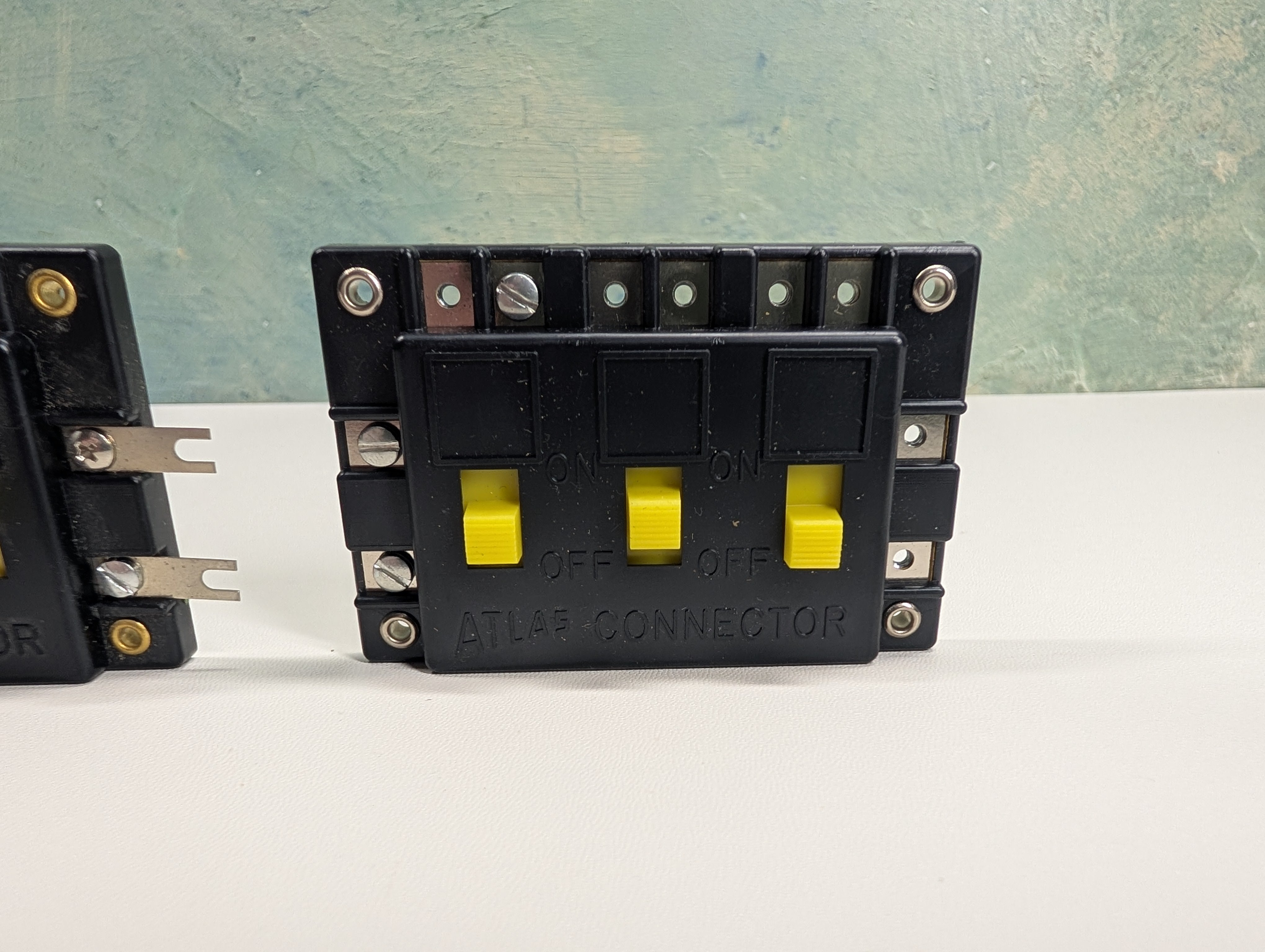 USED Atlas MULTI Scale Connector (2 pcs)