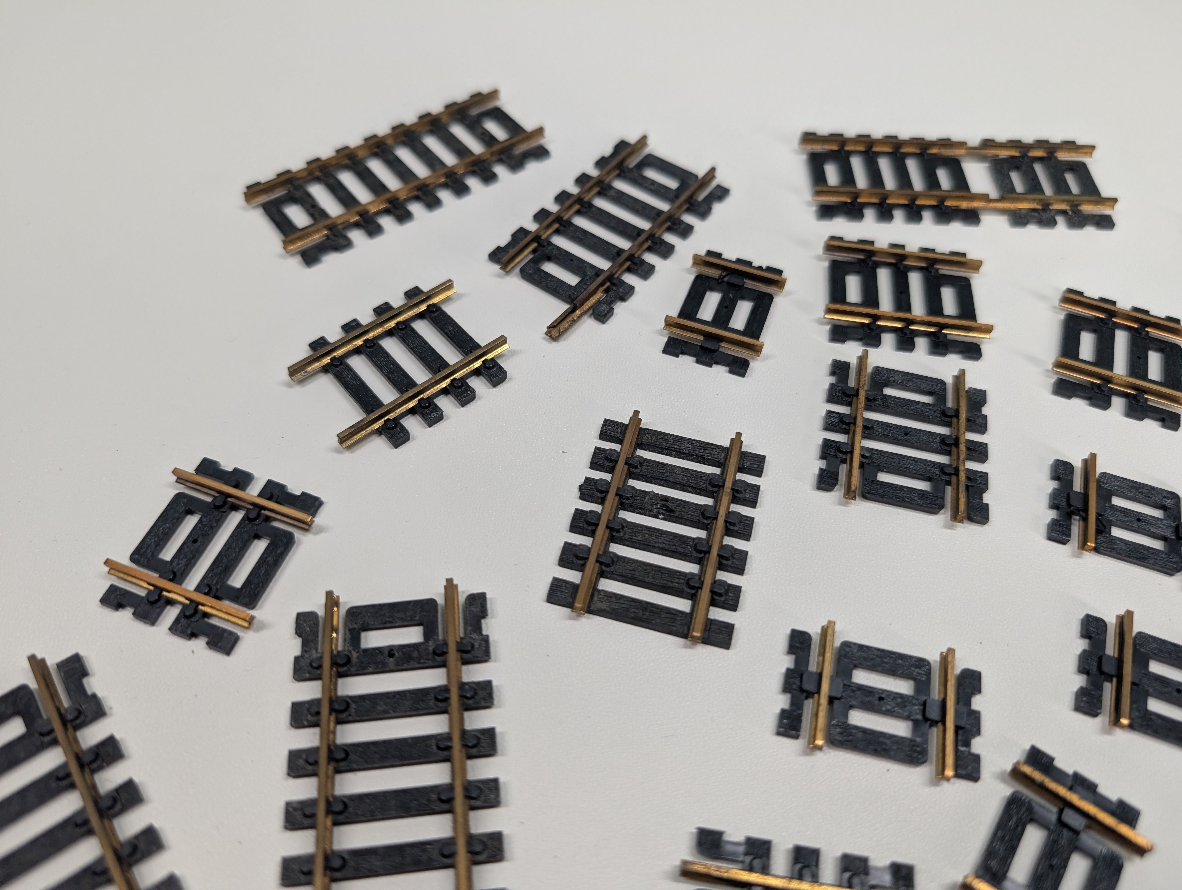 USED Atlas HO Scale Lot of Small Code 100 Brass Track Pieces
