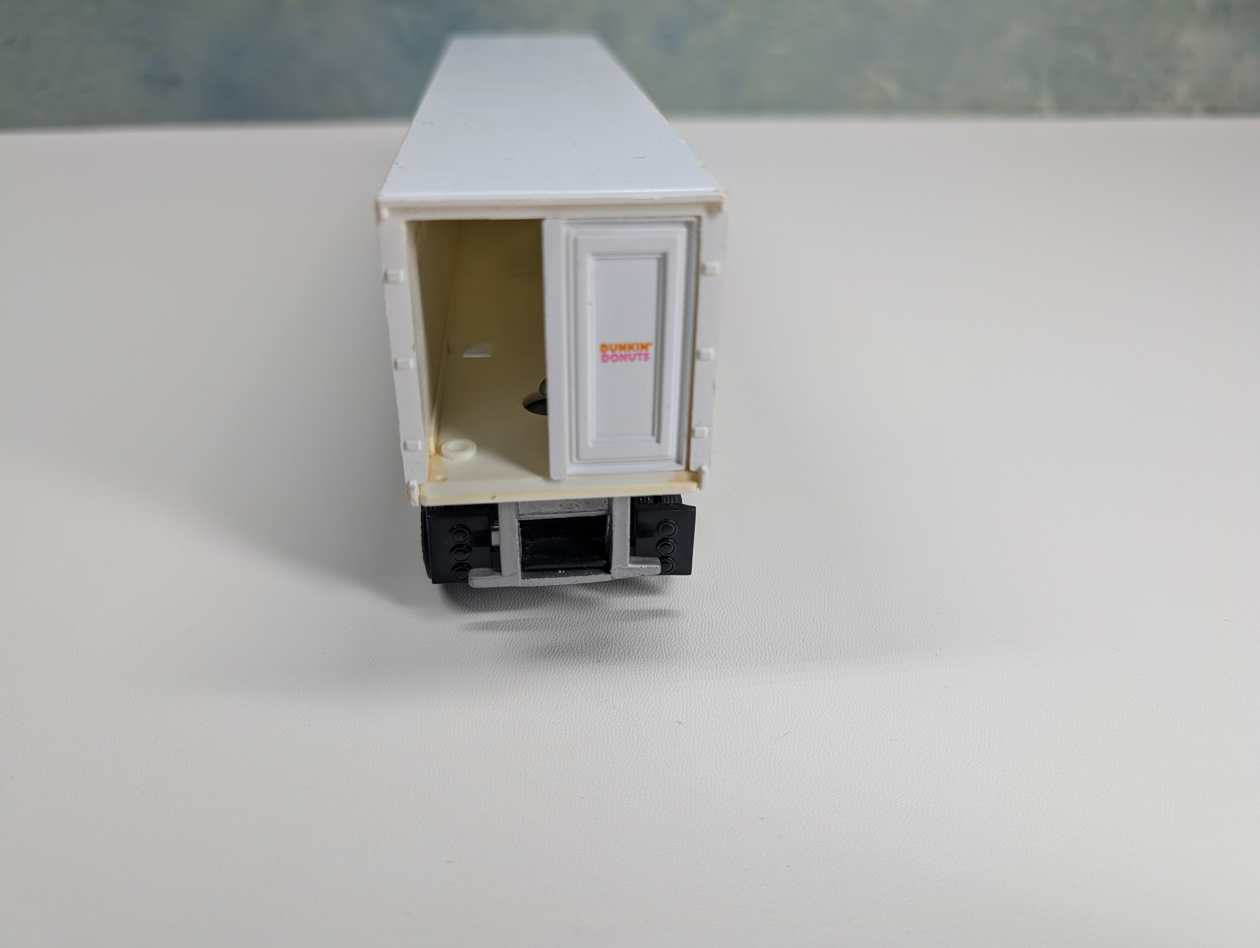 USED Lionel O Dunkin Donuts Trailer Rough