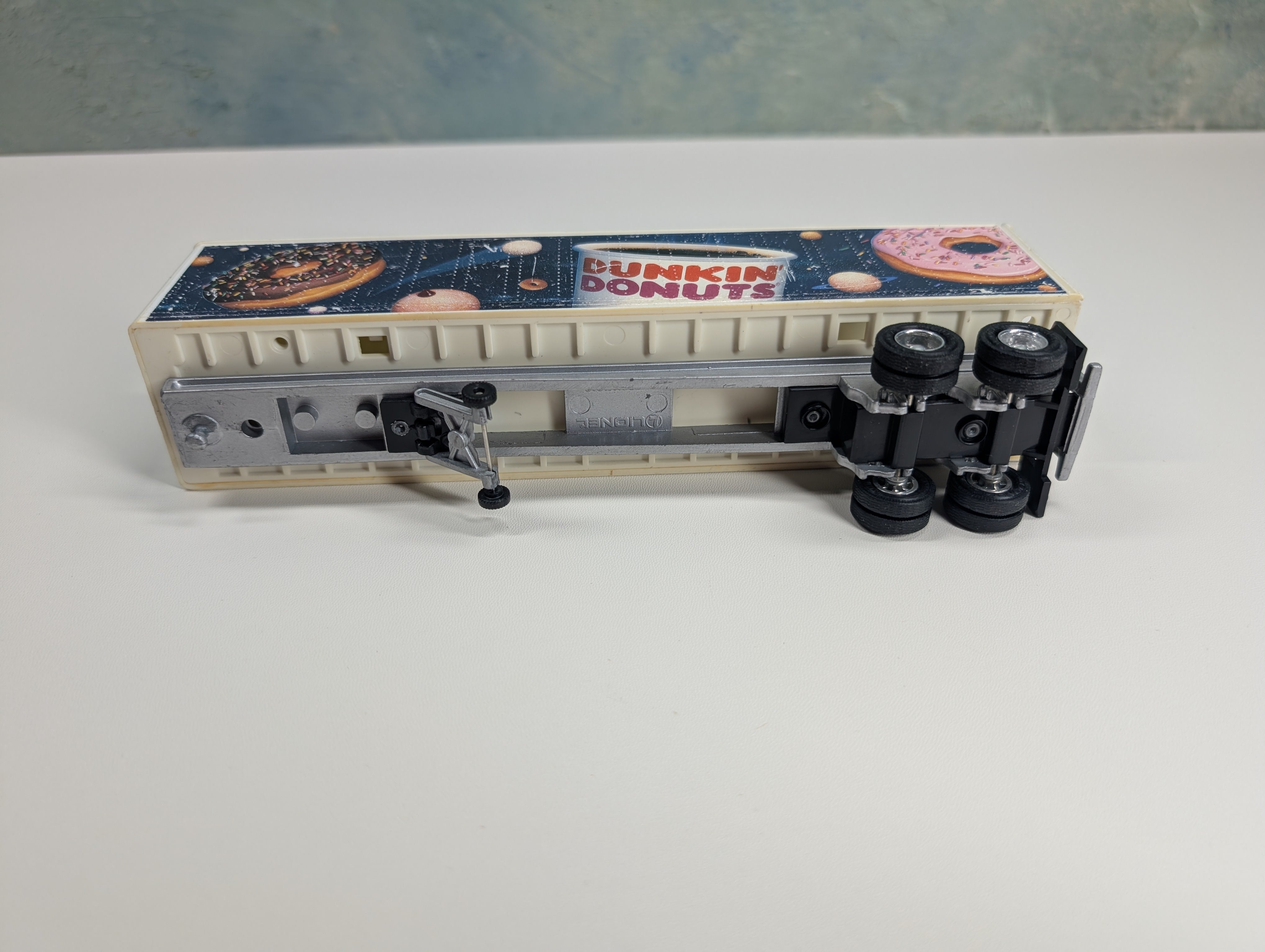 USED Lionel O Dunkin Donuts Trailer Rough