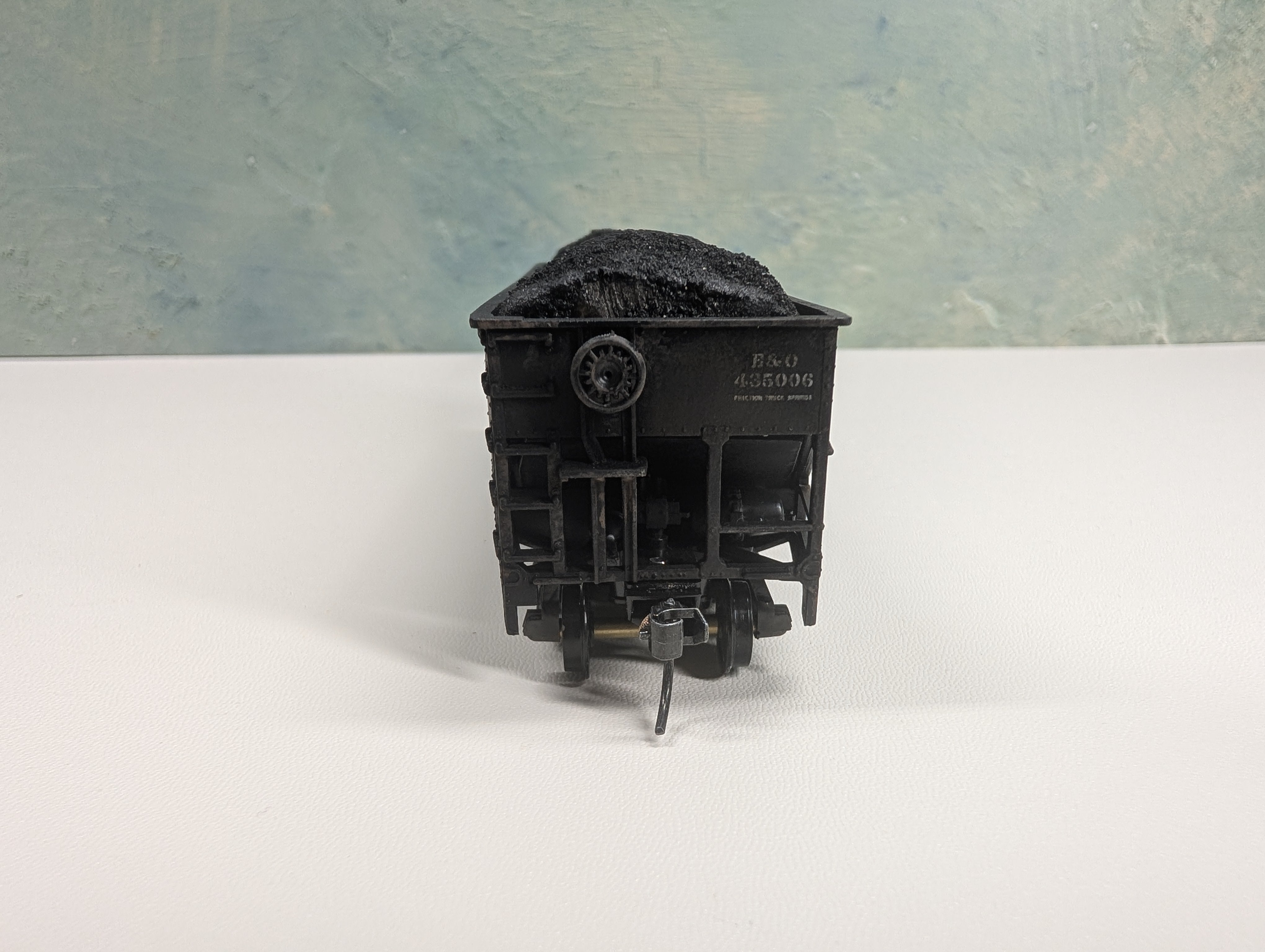 USED Stewart Hobbies HO Scale 3 Bay Open Hopper w/ Coal Load Baltimore and Ohio B&O #435006 Weathering