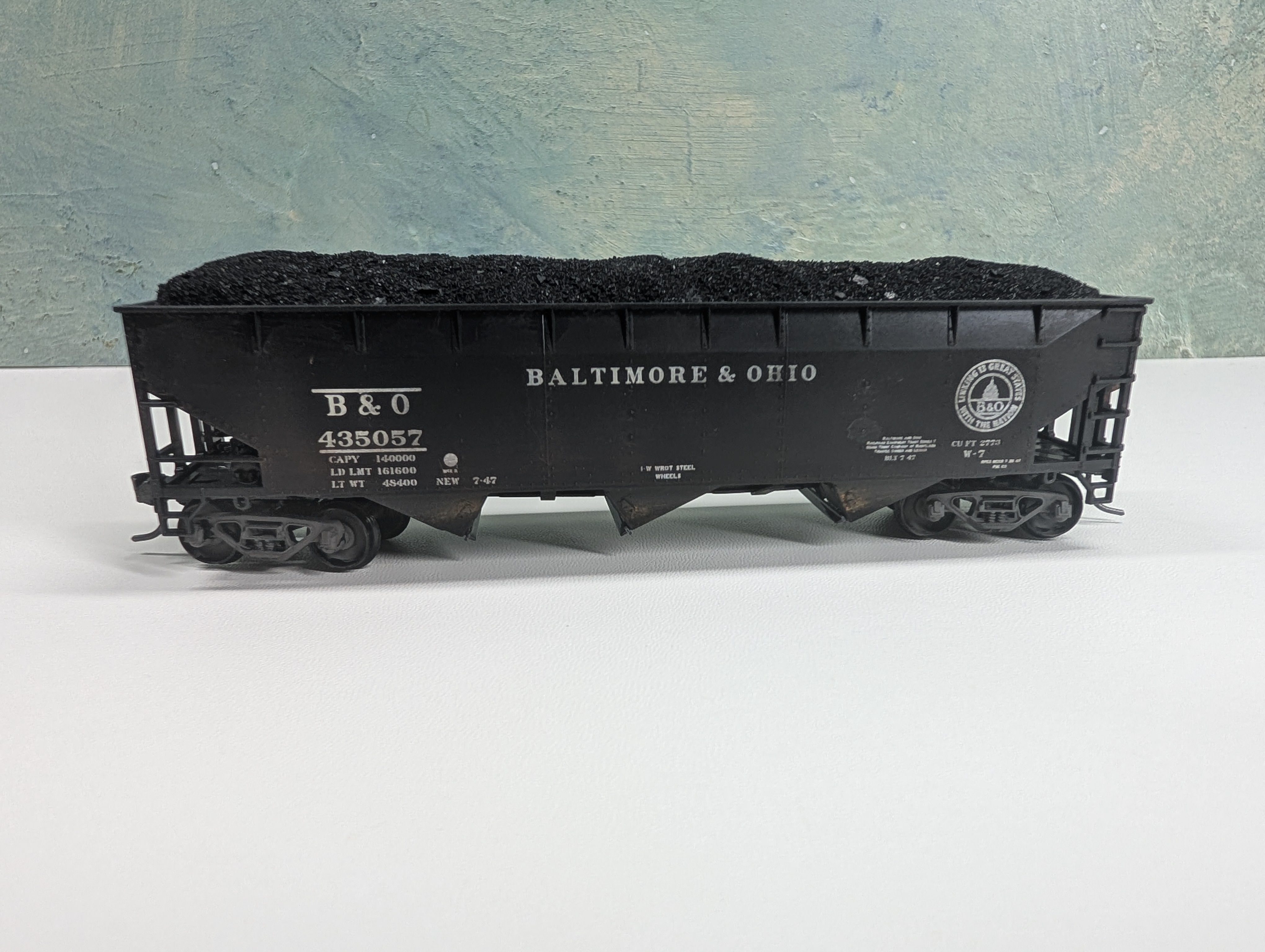 USED Stewart Hobbies HO Scale 3 Bay Open Hopper w/ Coal Load Baltimore and Ohio B&O #435057 Weathering