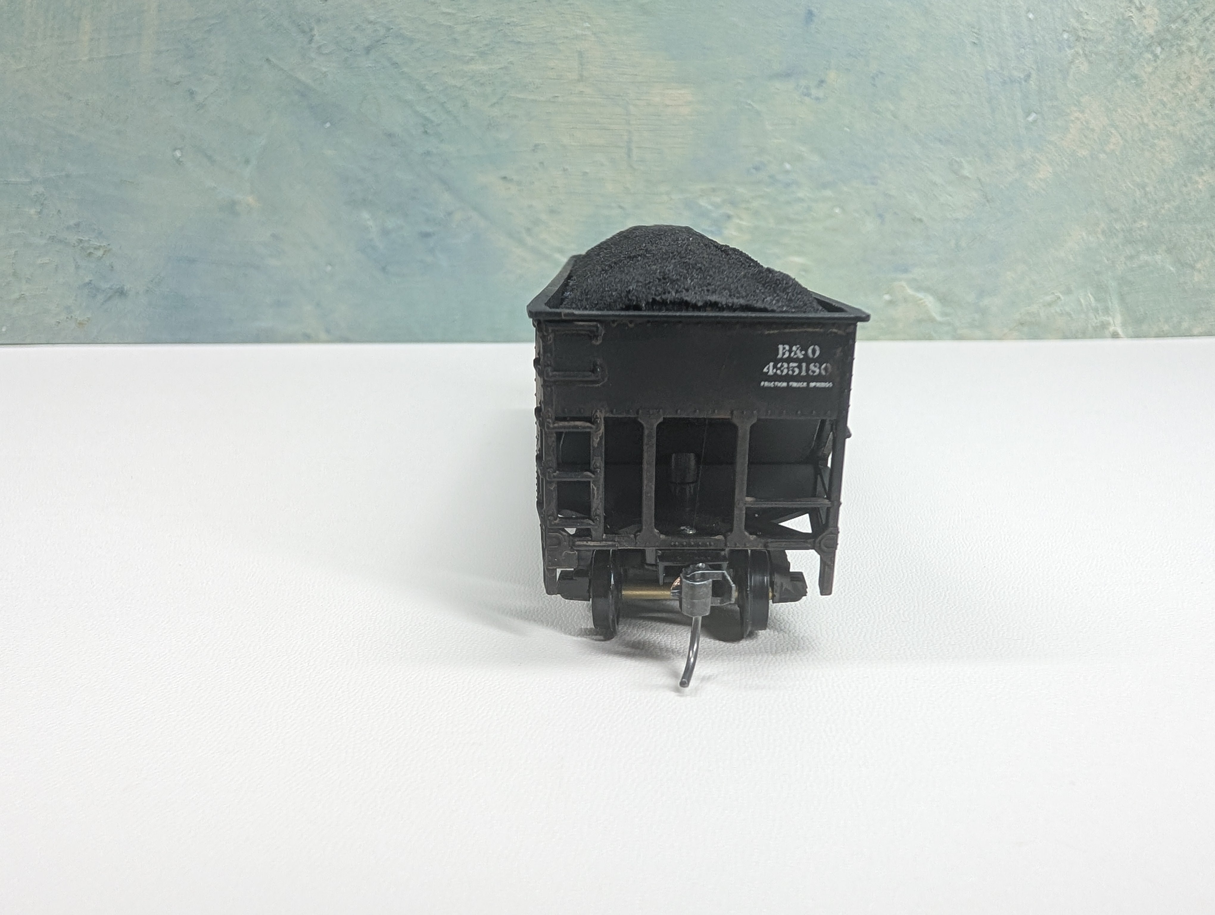 USED Stewart Hobbies HO Scale 3 Bay Open Hopper w/ Coal Load Baltimore and Ohio B&O #435180 Weathering